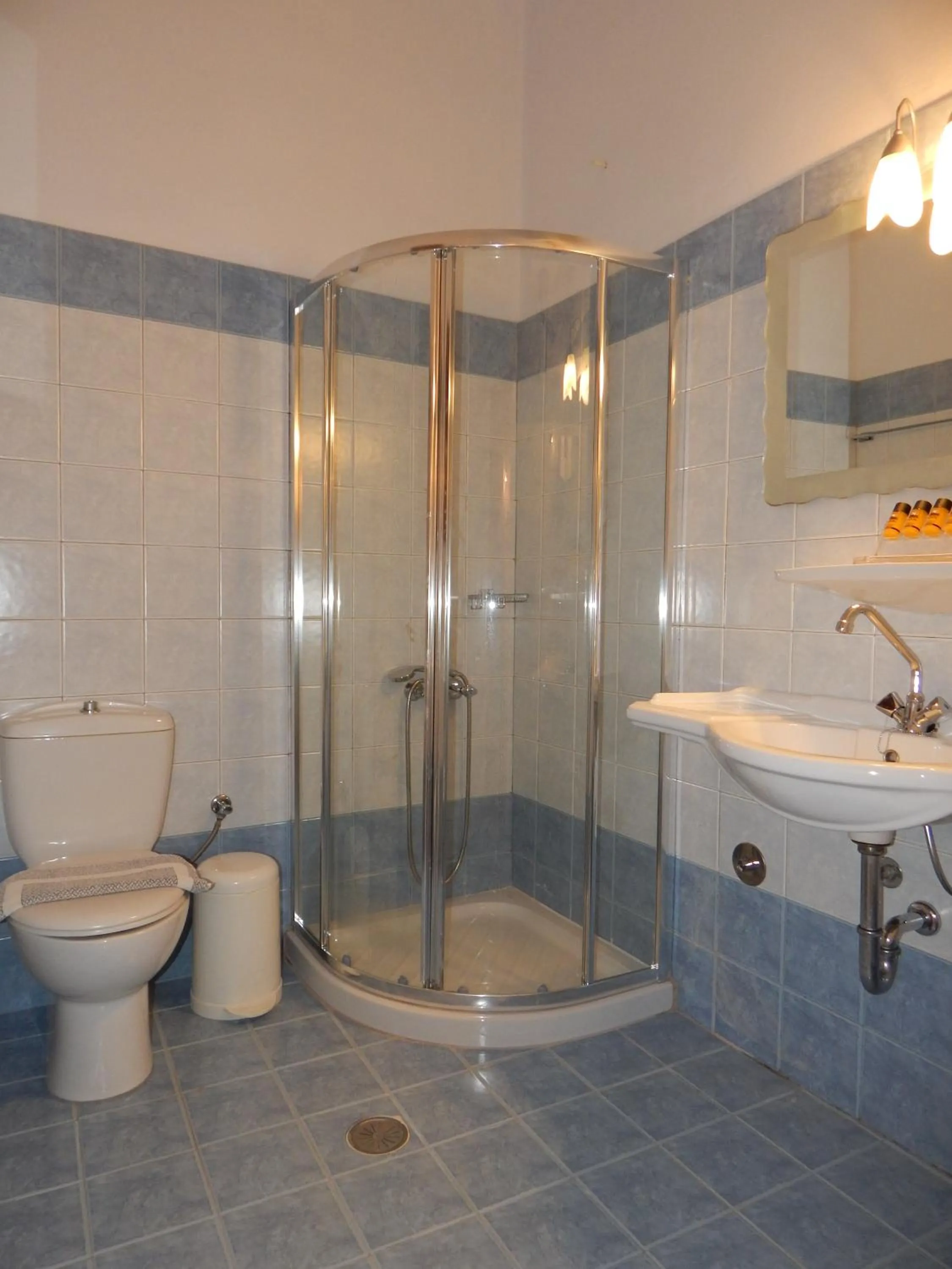 Tinos Suites & Apartments