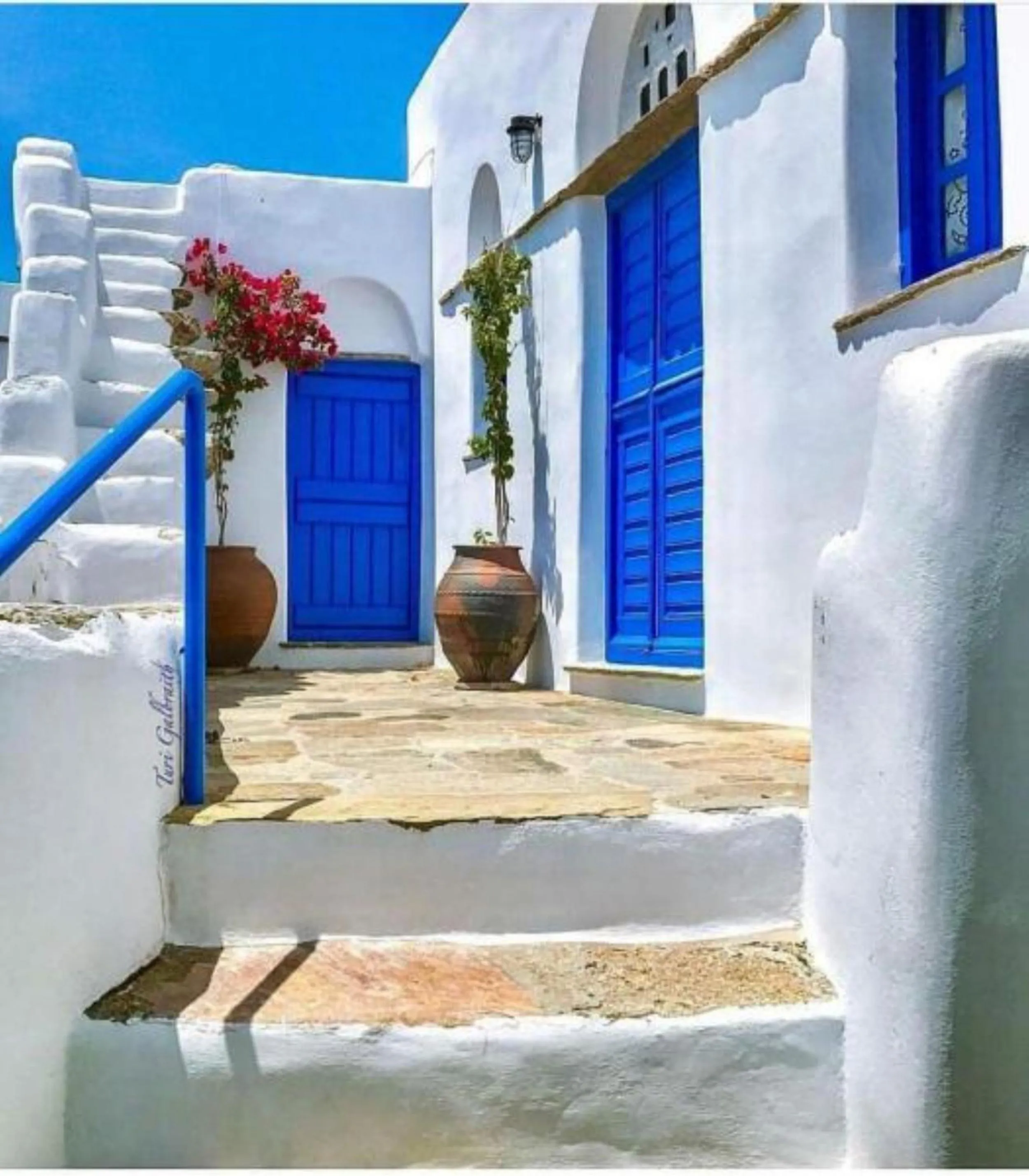 Tinos Suites & Apartments