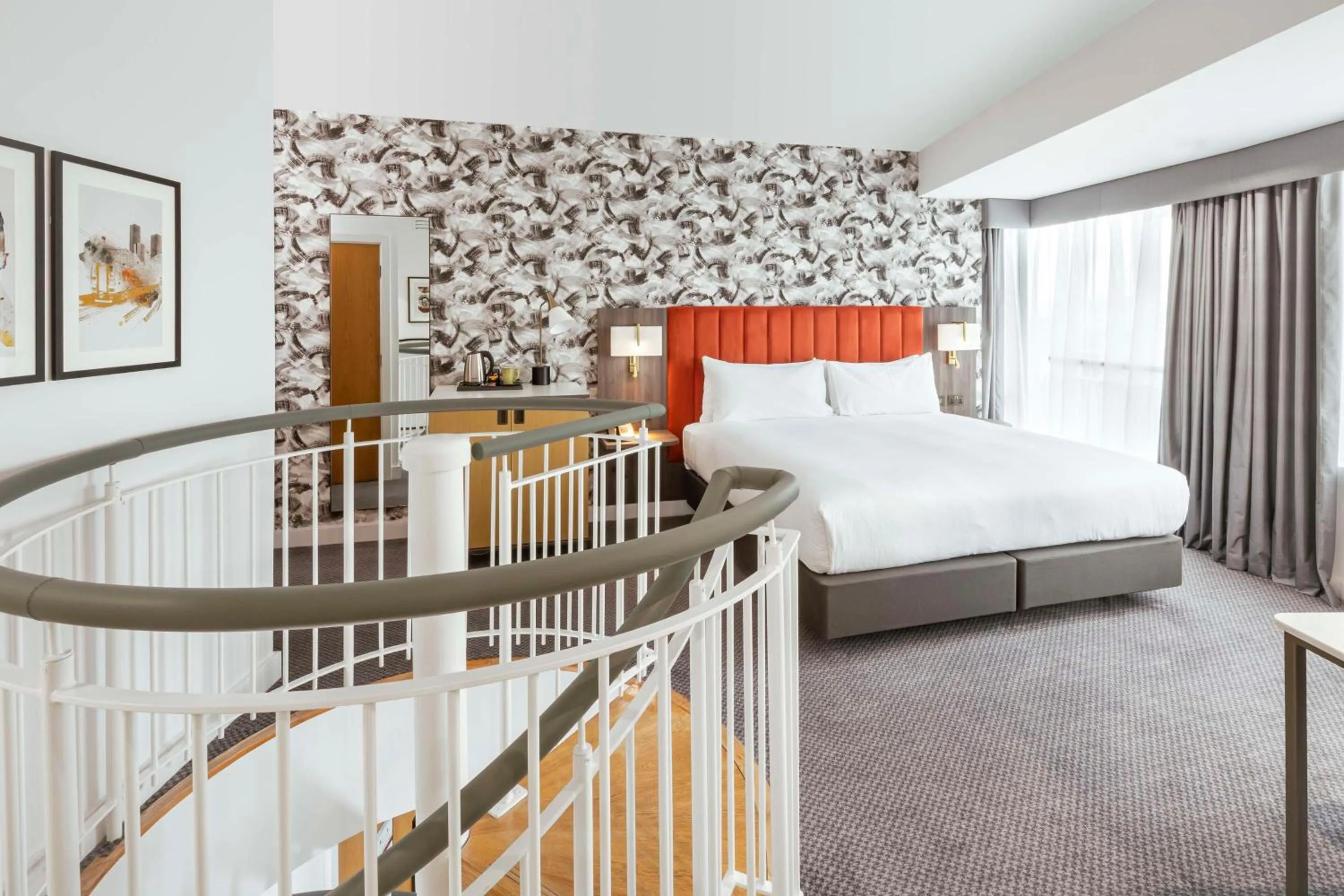 Bed in DoubleTree by Hilton Manchester Piccadilly