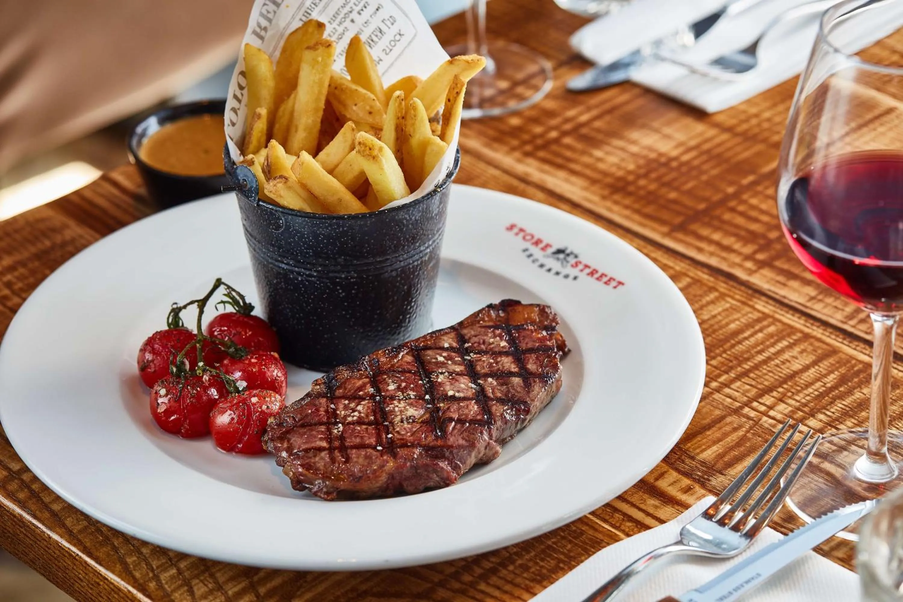 Restaurant/places to eat in DoubleTree by Hilton Manchester Piccadilly