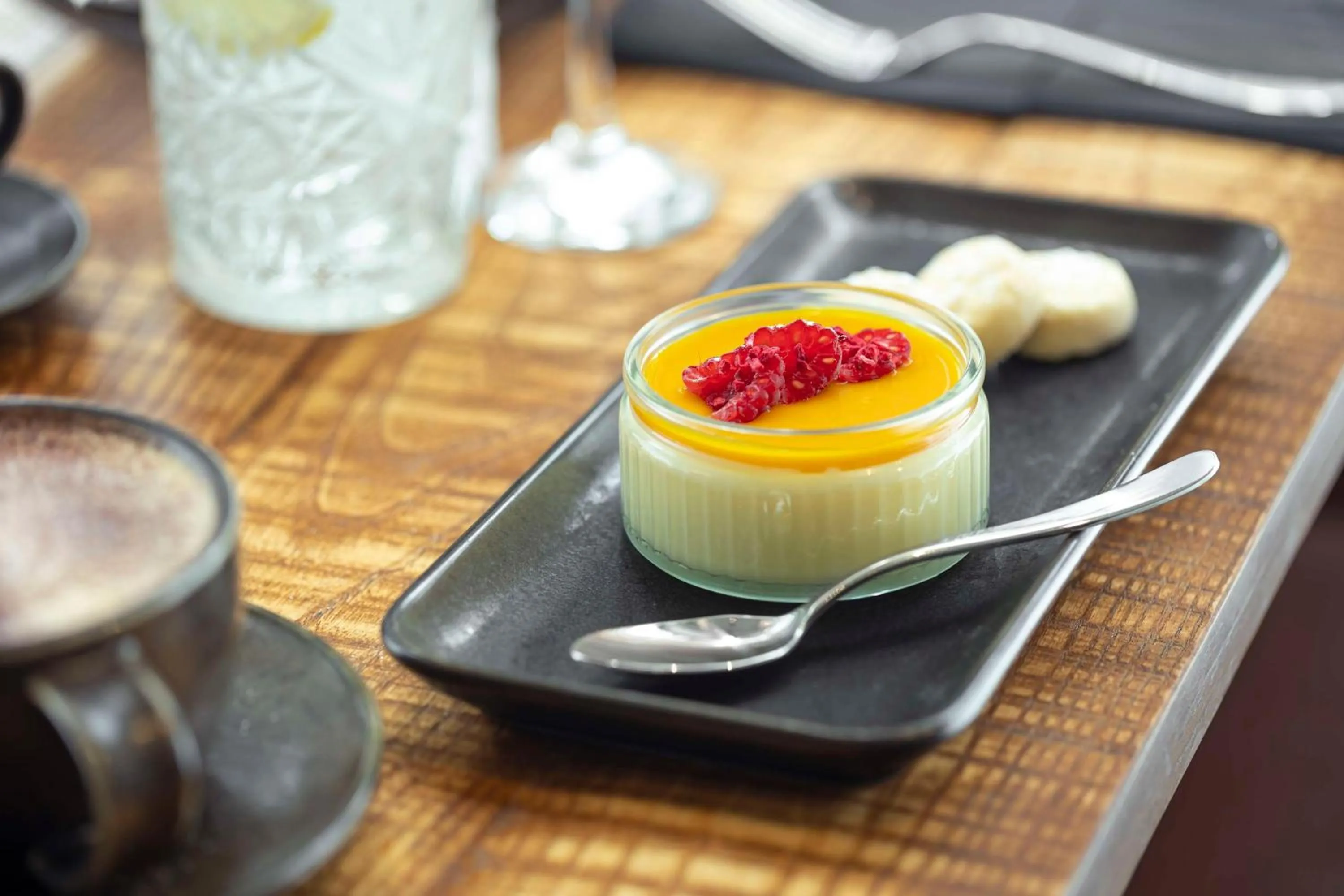 Dining area in DoubleTree by Hilton Manchester Piccadilly