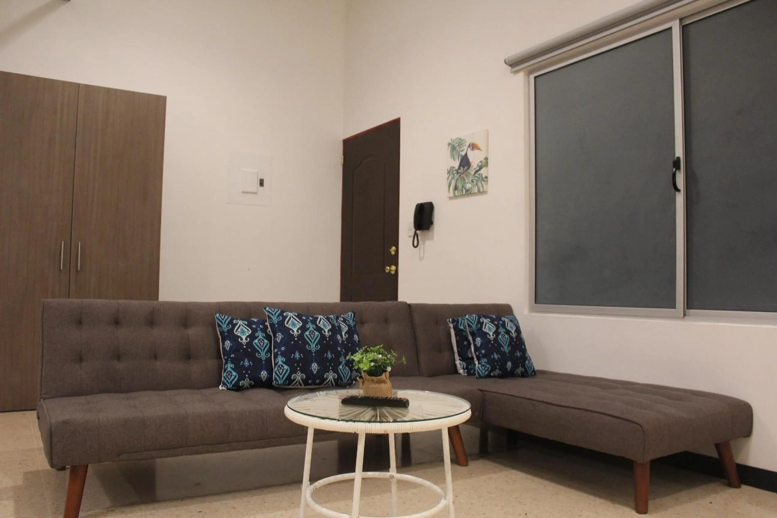 Cando Living Apartments in Central Avenue