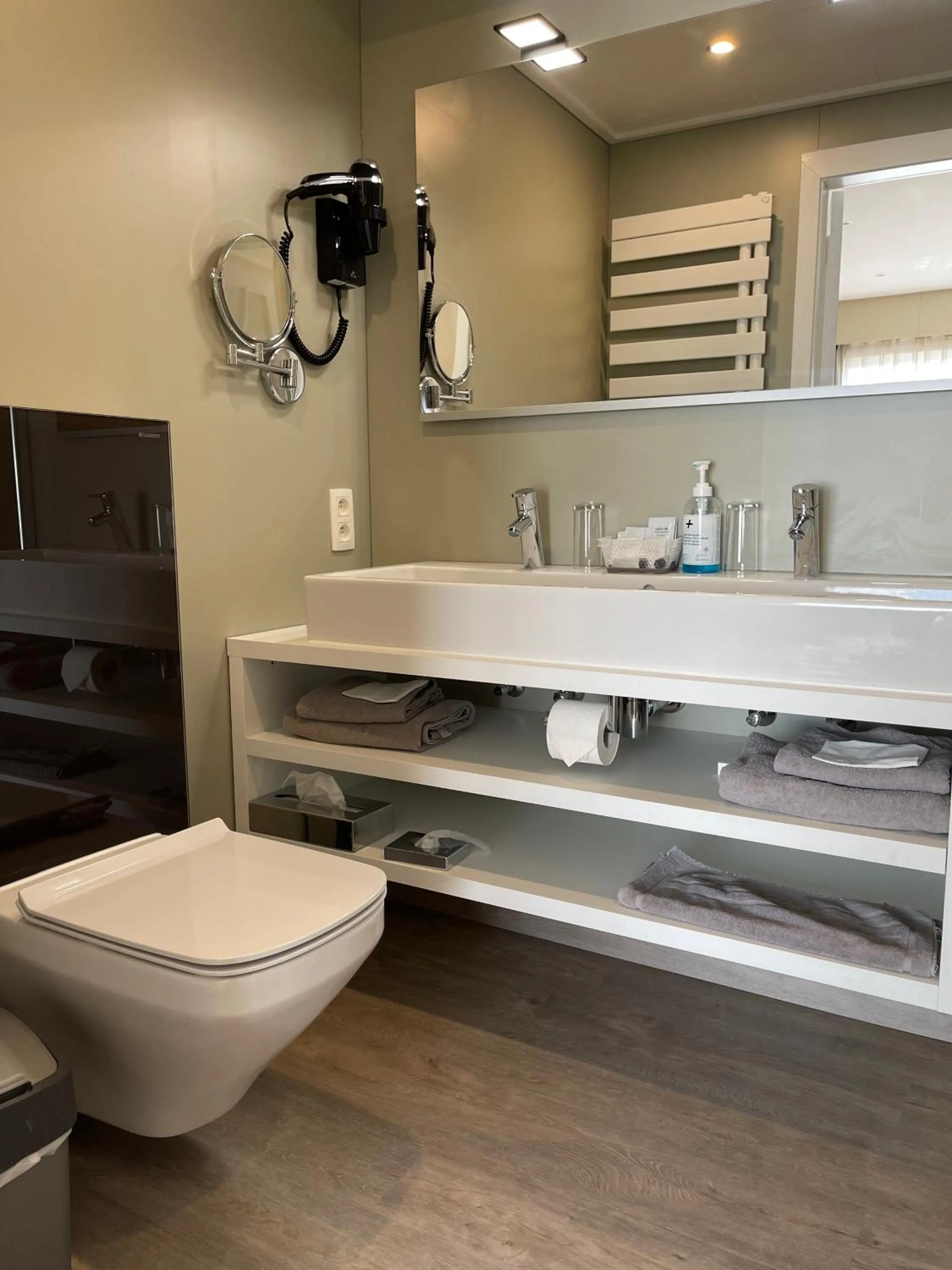 Toilet in Villa Hotel