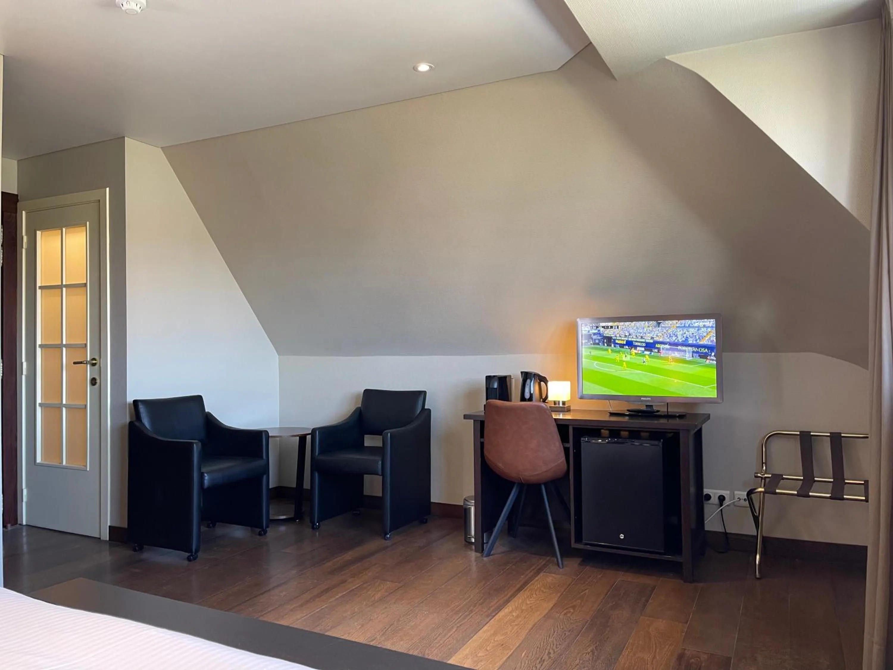 TV and multimedia in Villa Hotel