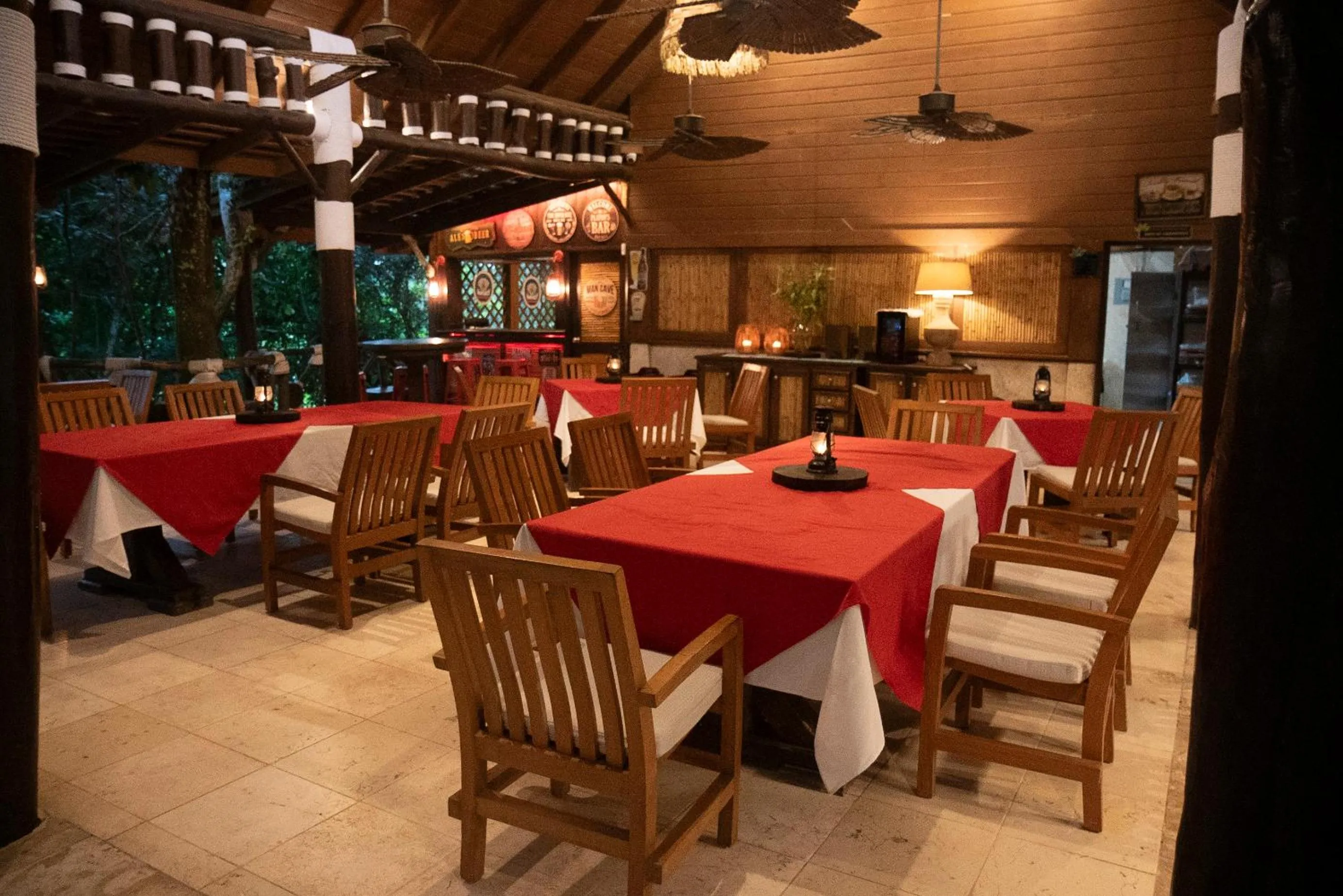 Restaurant/places to eat in Platon Ecolodge