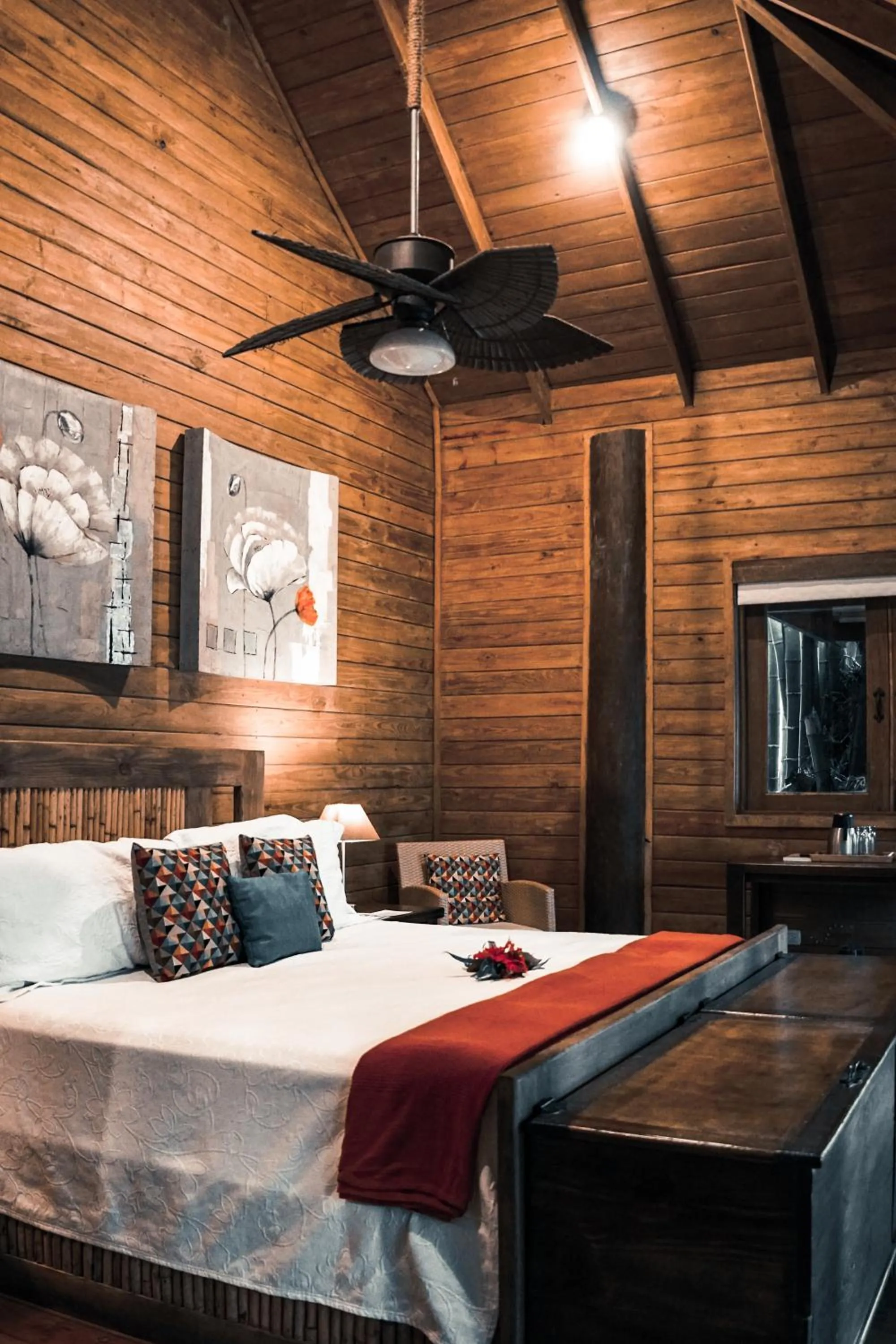 Bedroom, Bed in Platon Ecolodge