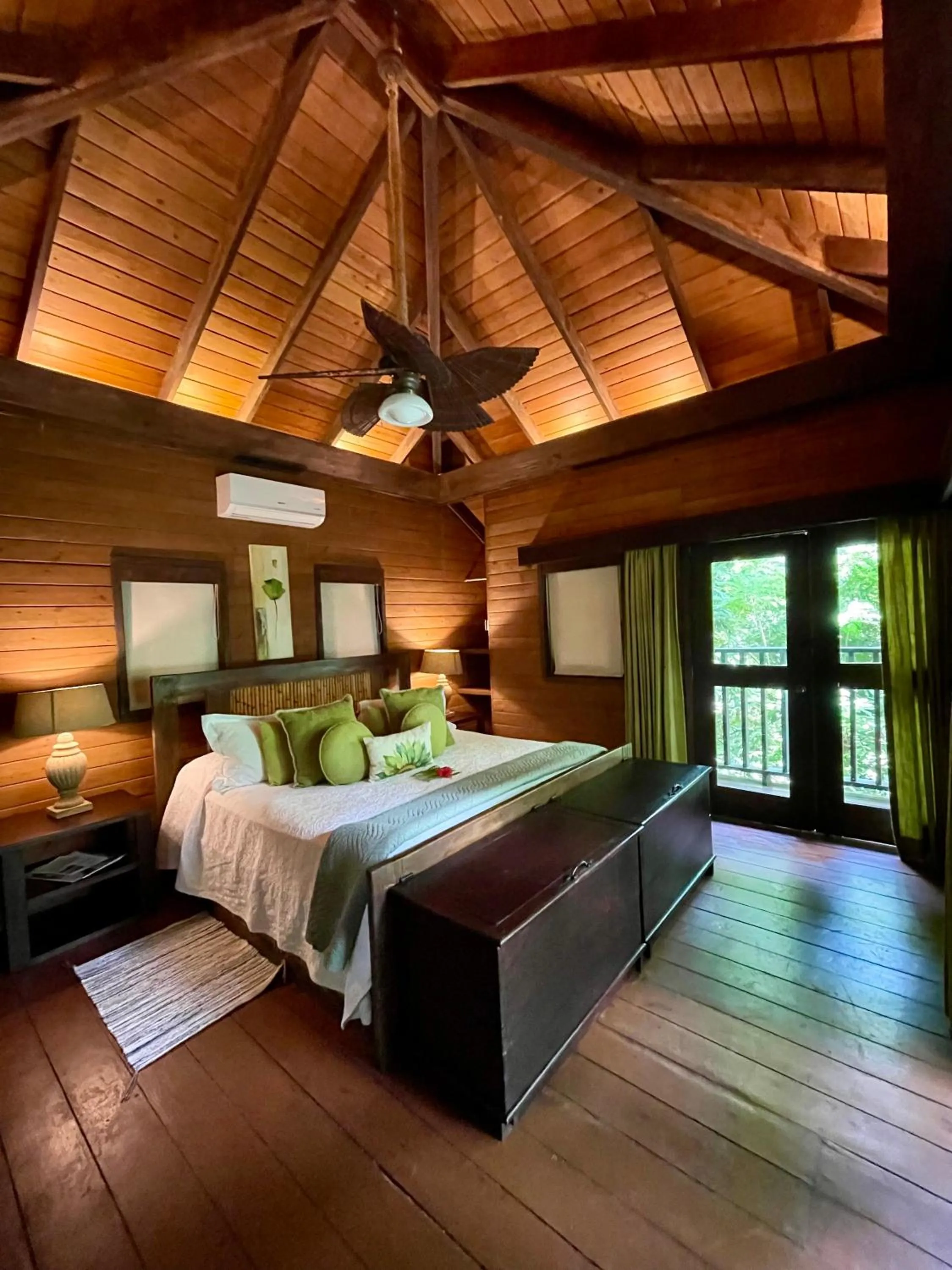 Bed in Platon Ecolodge