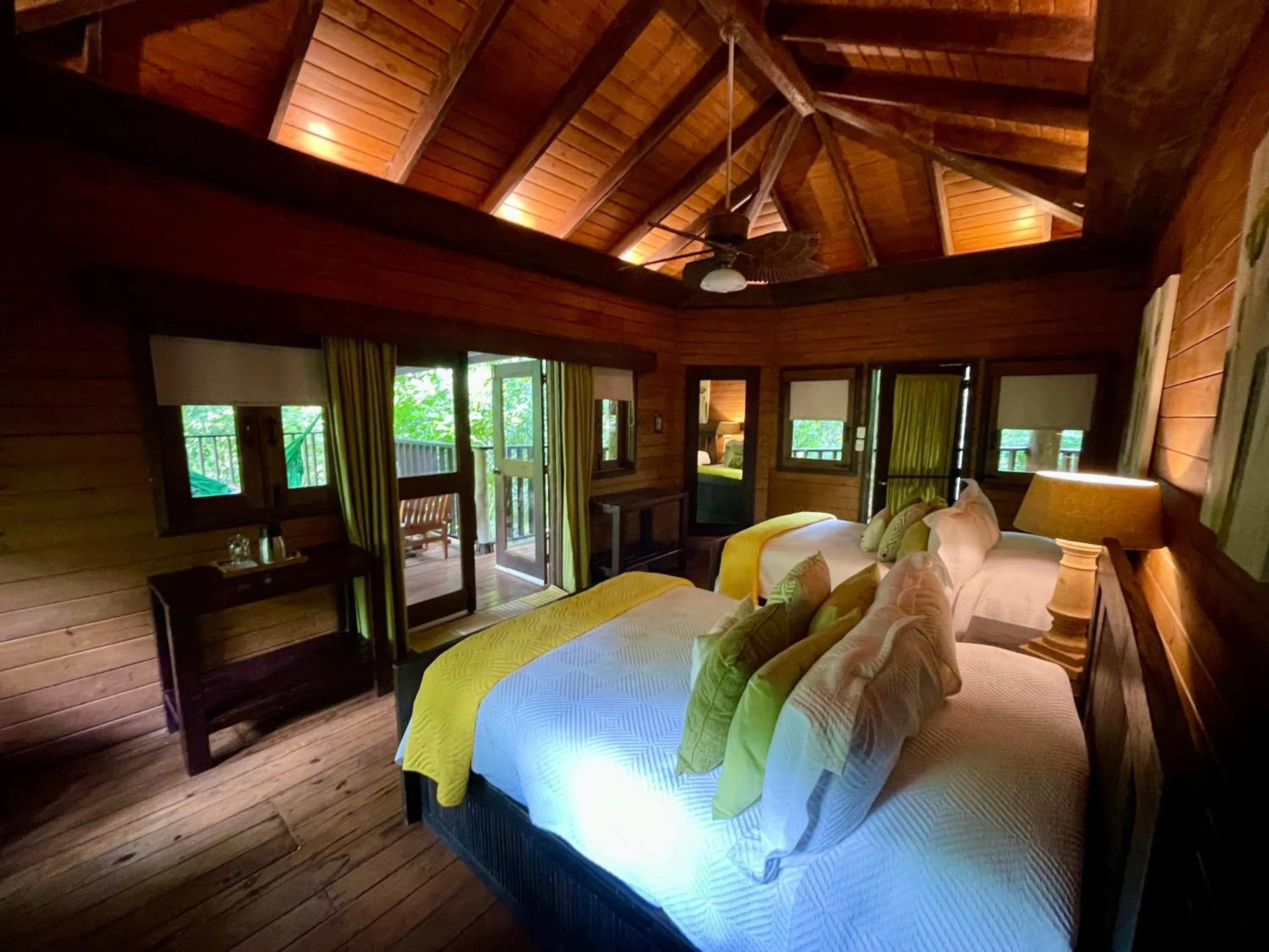 Bed in Platon Ecolodge