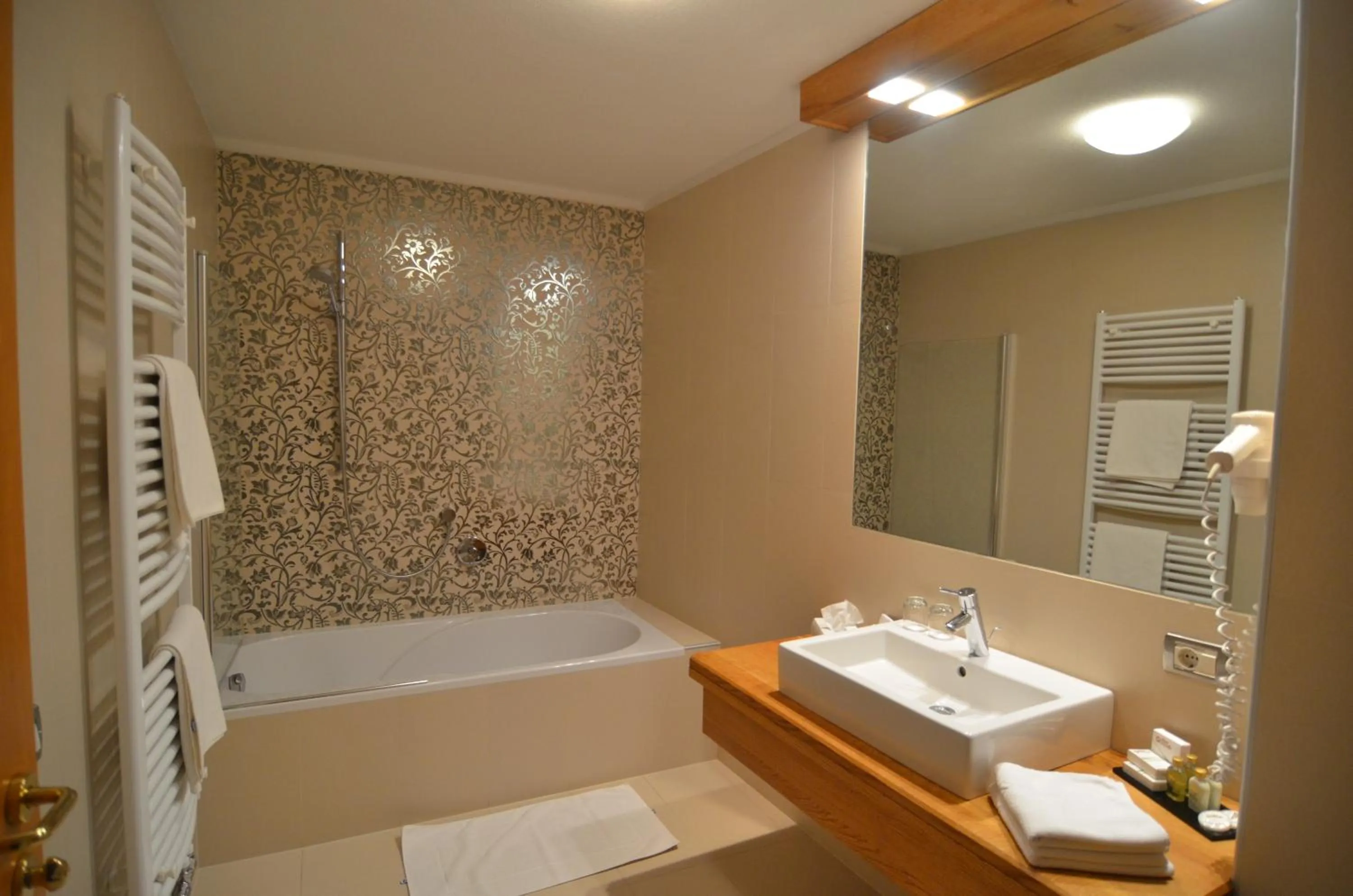 Bathroom in Hotel Cristallo - Wellness Mountain Living