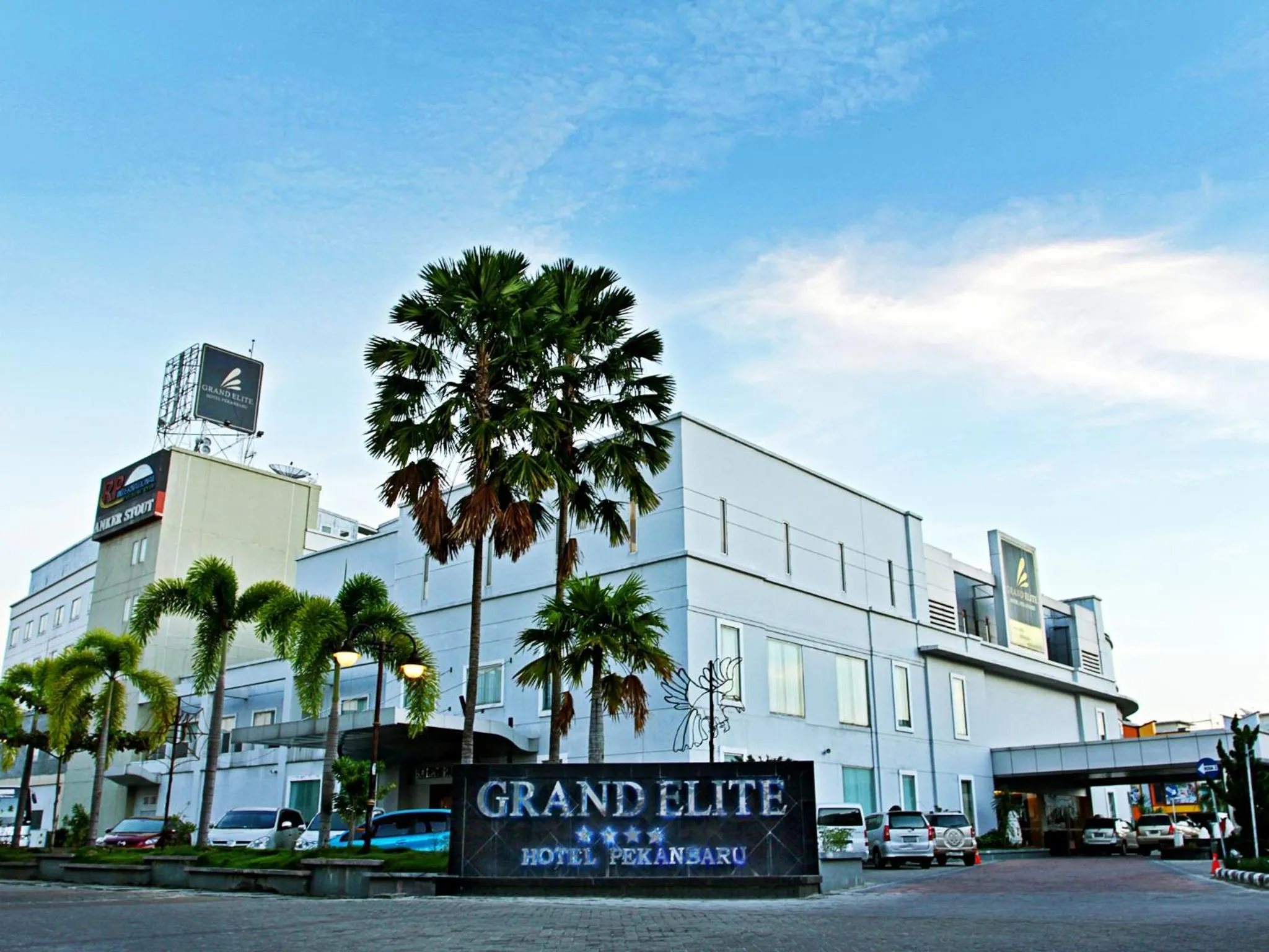 Property building in Grand Elite Hotel Pekanbaru