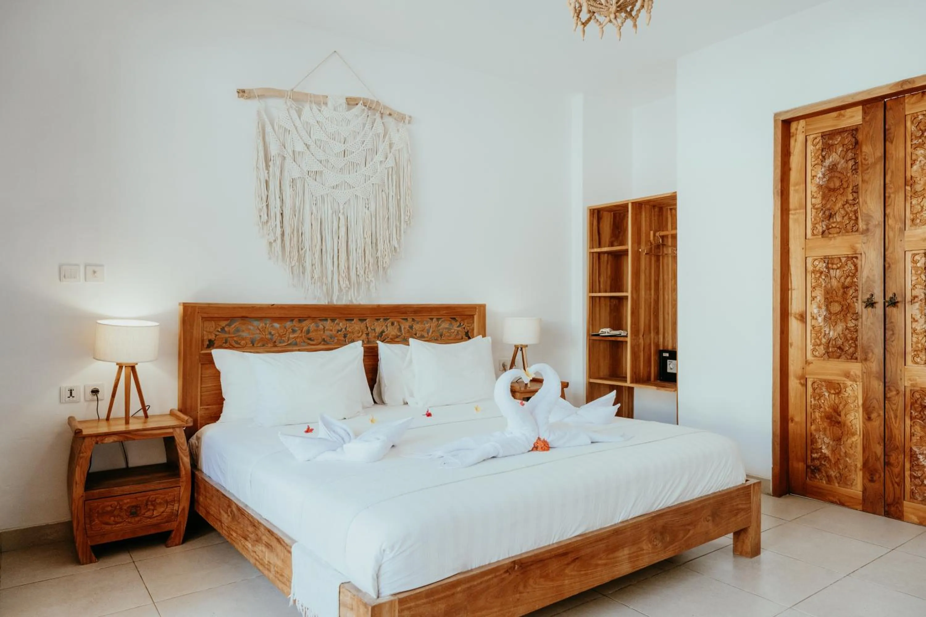 Bed in Coco Lemon Gili Resort