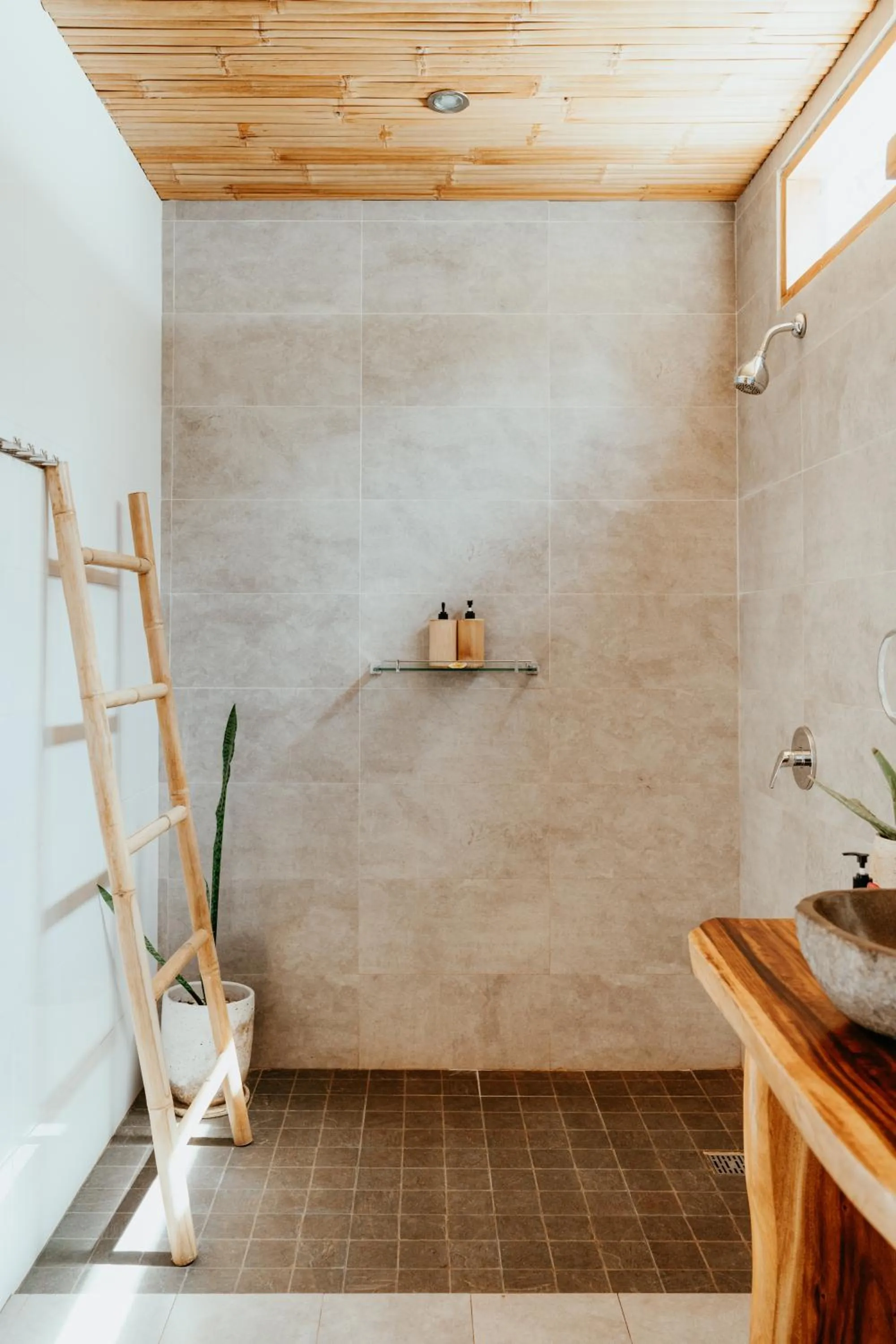 Shower in Coco Lemon Gili Resort