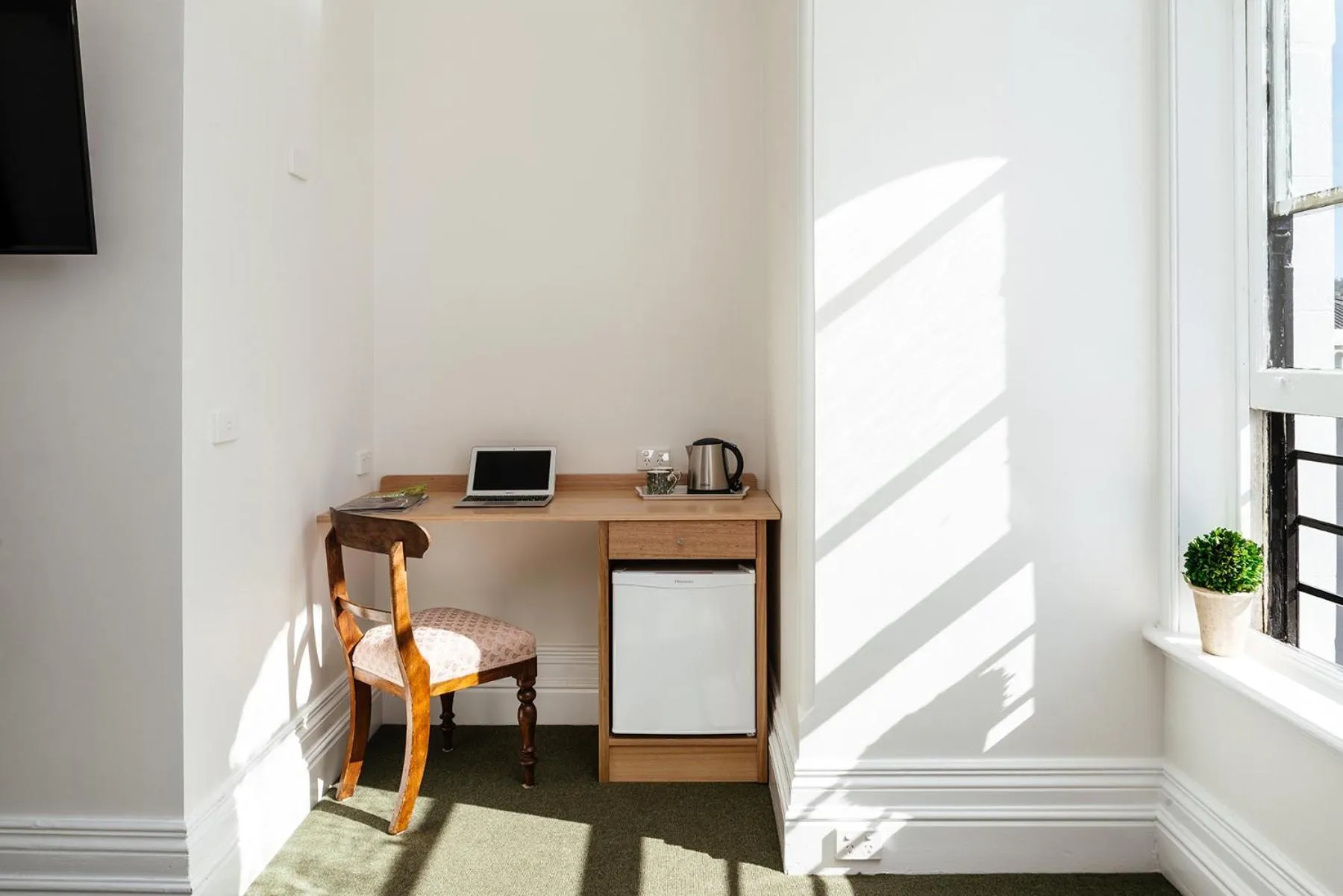Coffee/tea facilities in The Florance