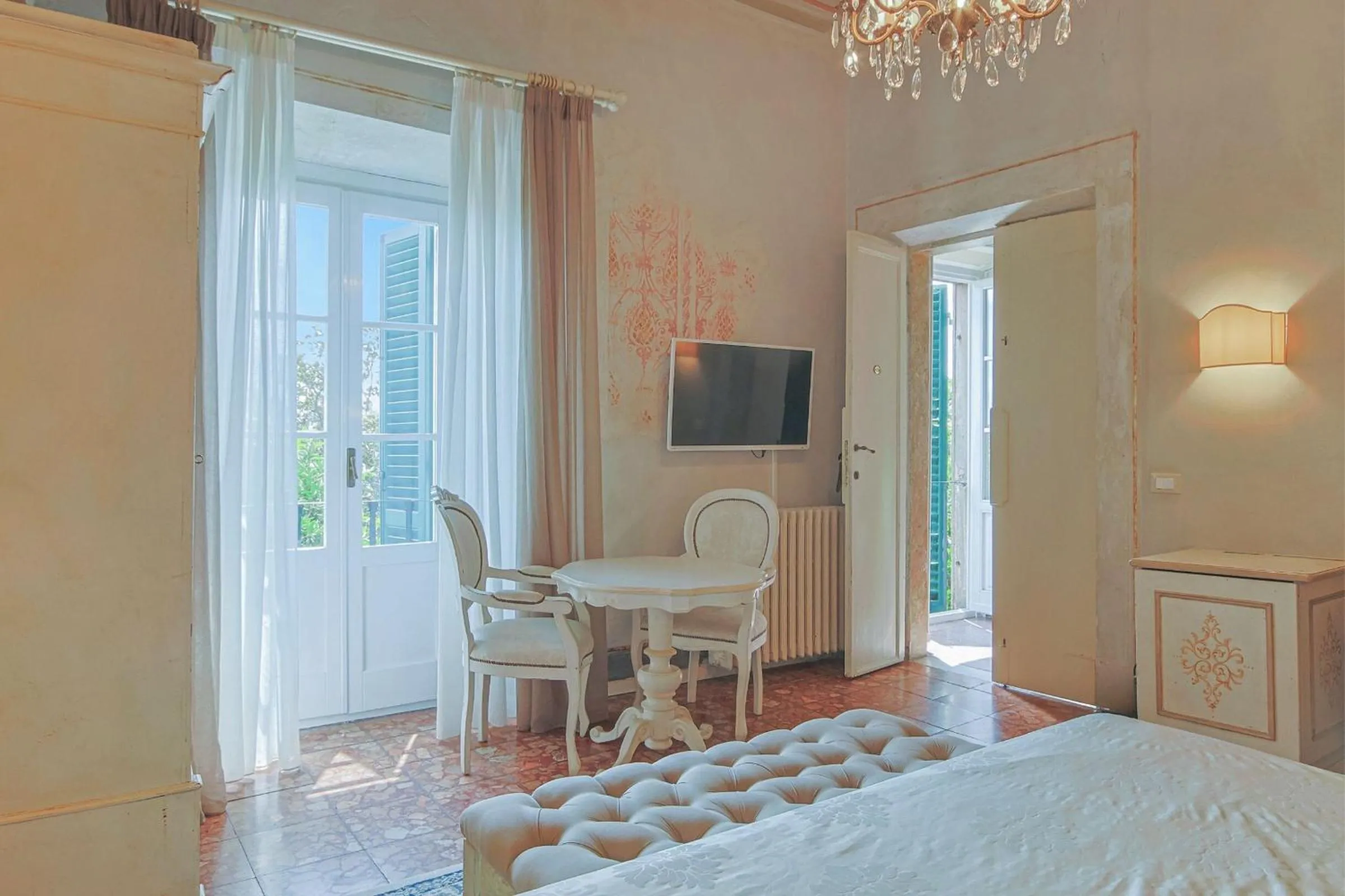 Bedroom, Bed in Hotel Villa Sermolli