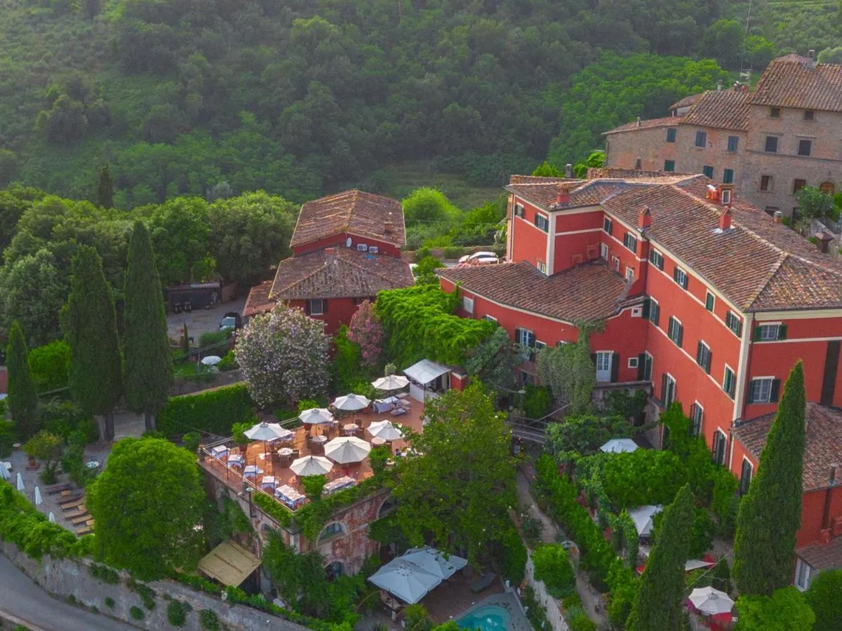 Property building in Hotel Villa Sermolli