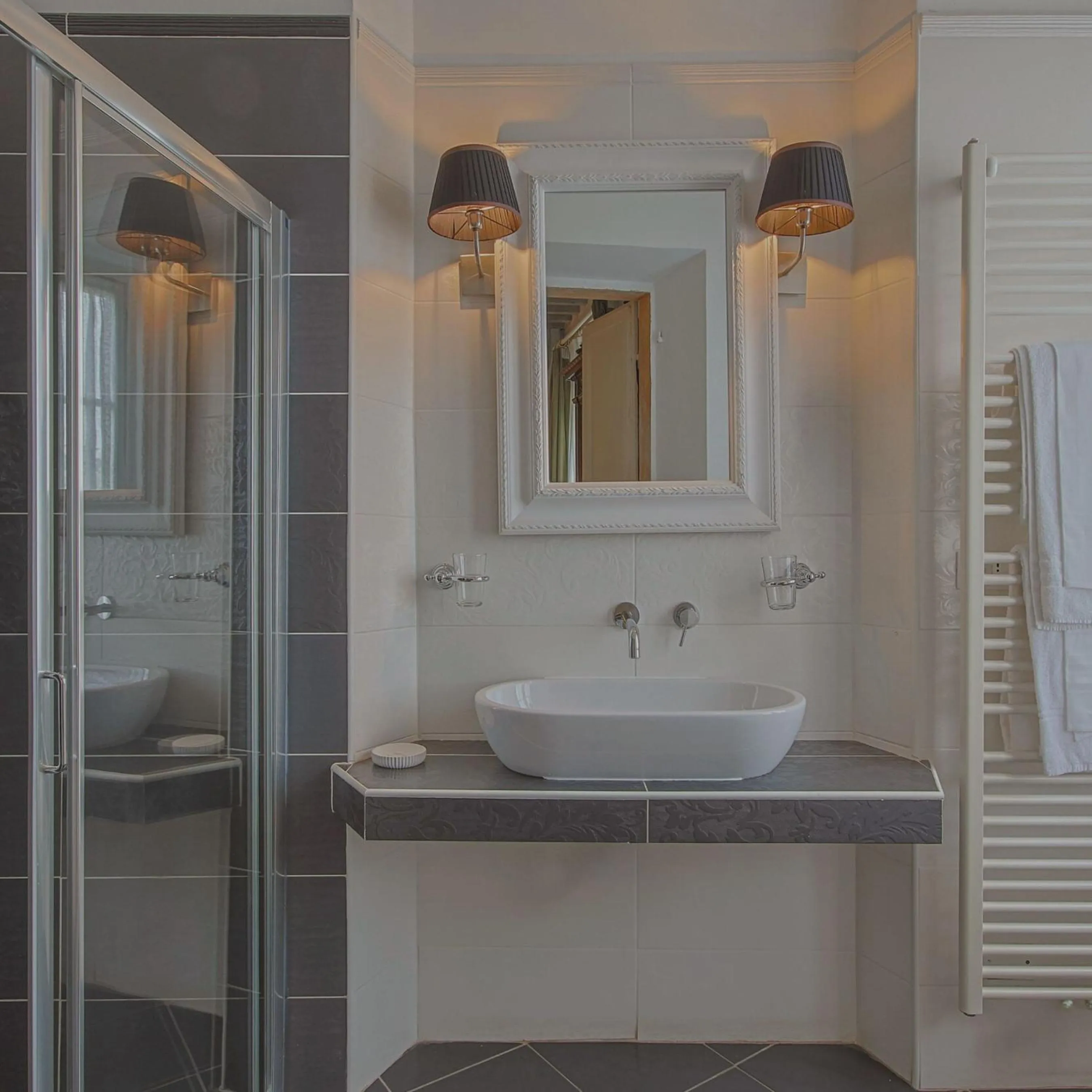 Shower in Hotel Villa Sermolli