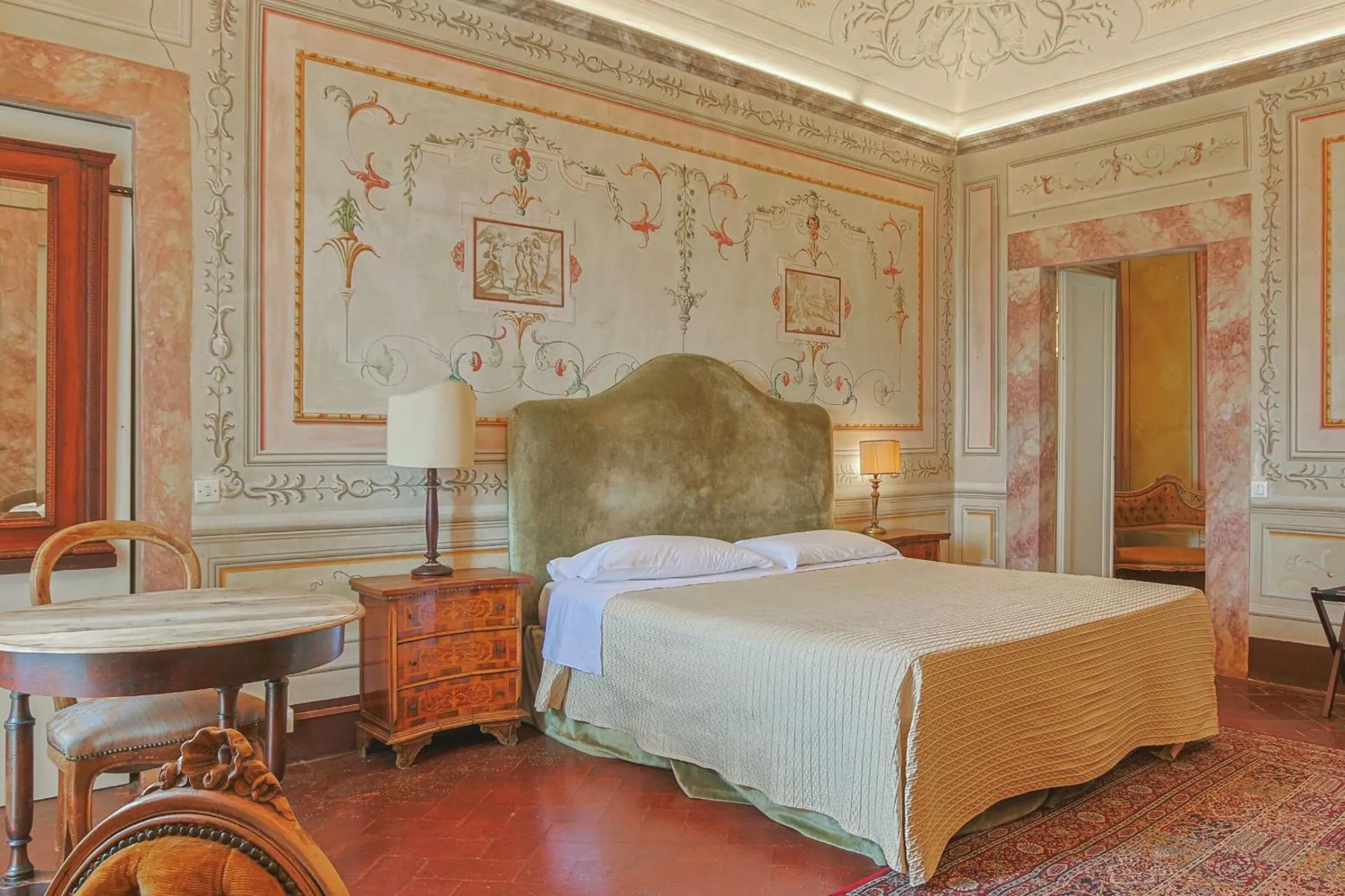 Bed in Hotel Villa Sermolli