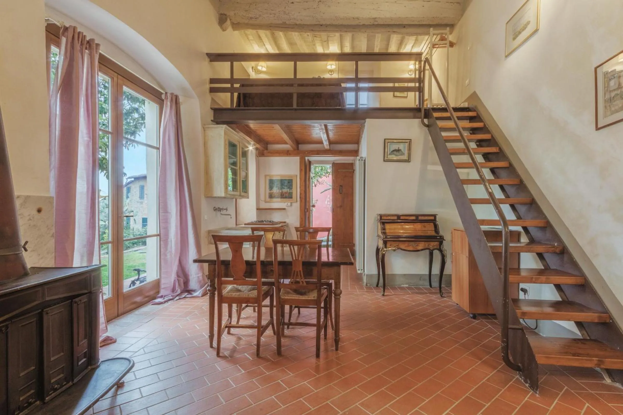 Seating area in Hotel Villa Sermolli
