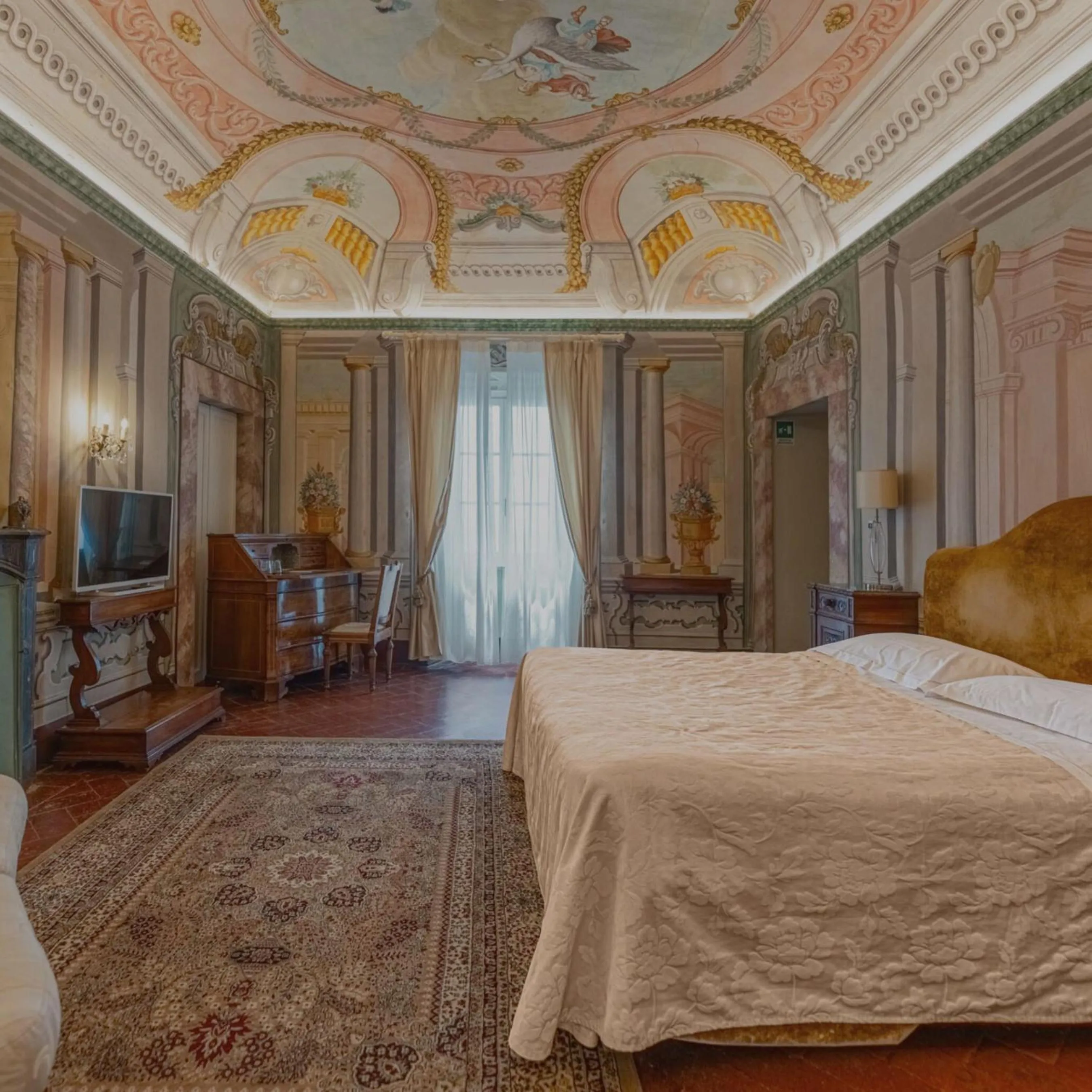 Bed in Hotel Villa Sermolli