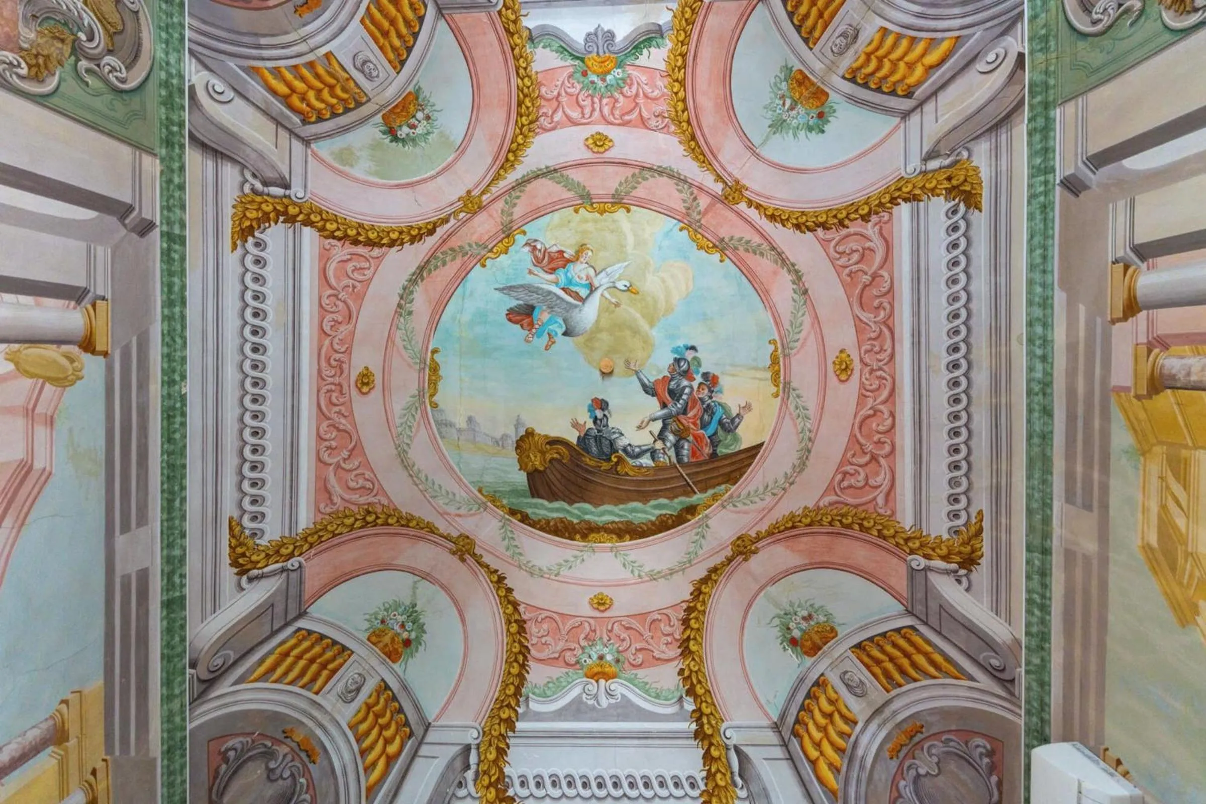 Decorative detail in Hotel Villa Sermolli