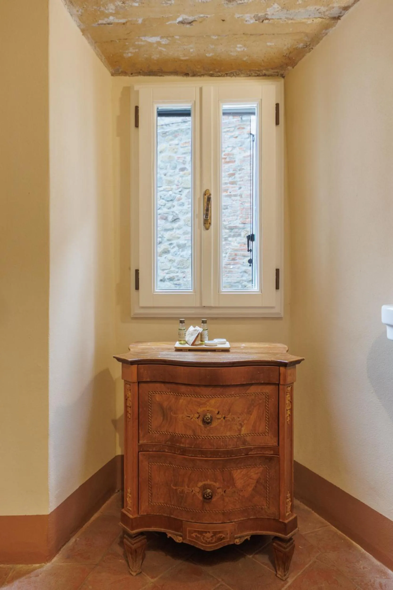 Bathroom in Hotel Villa Sermolli