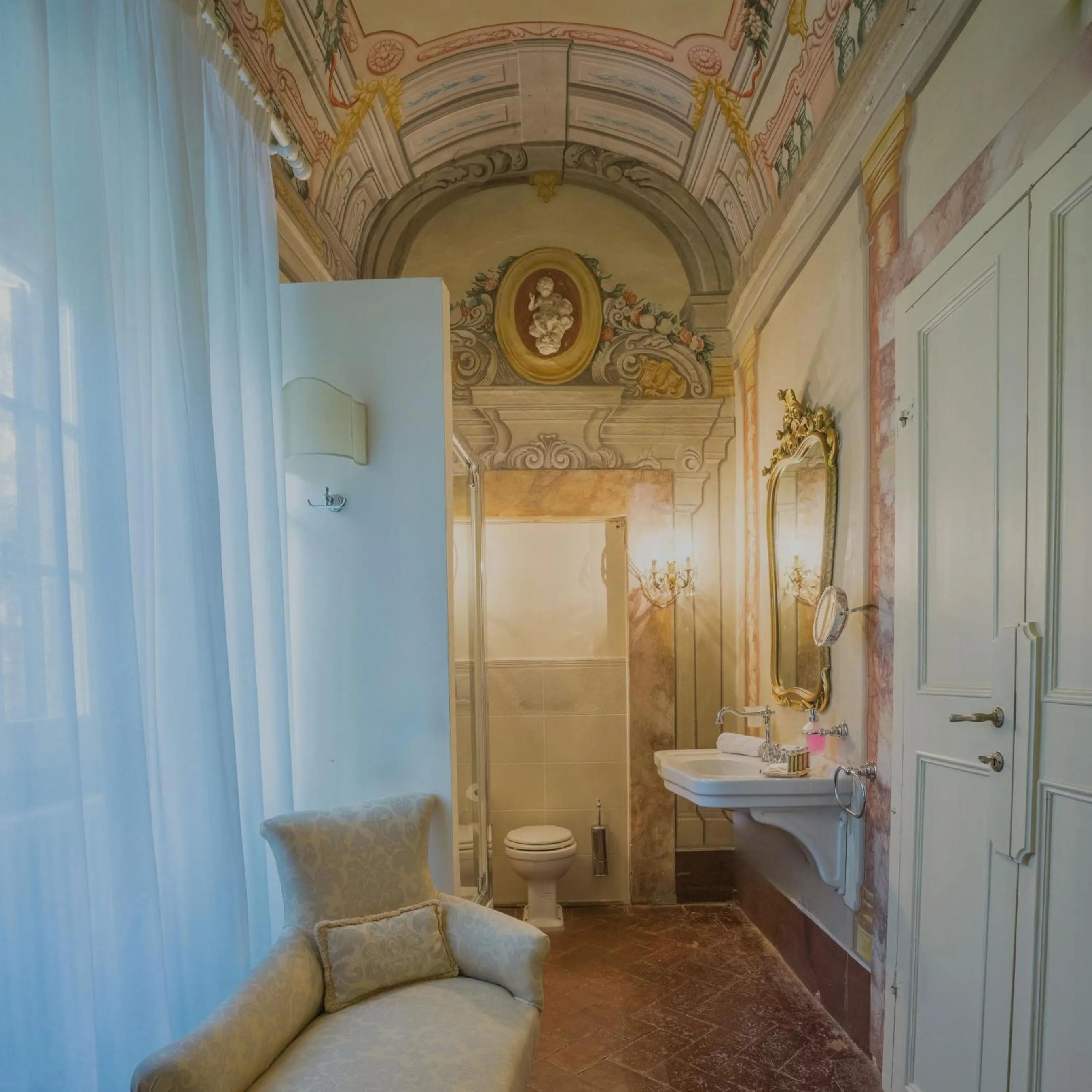 Bathroom in Hotel Villa Sermolli