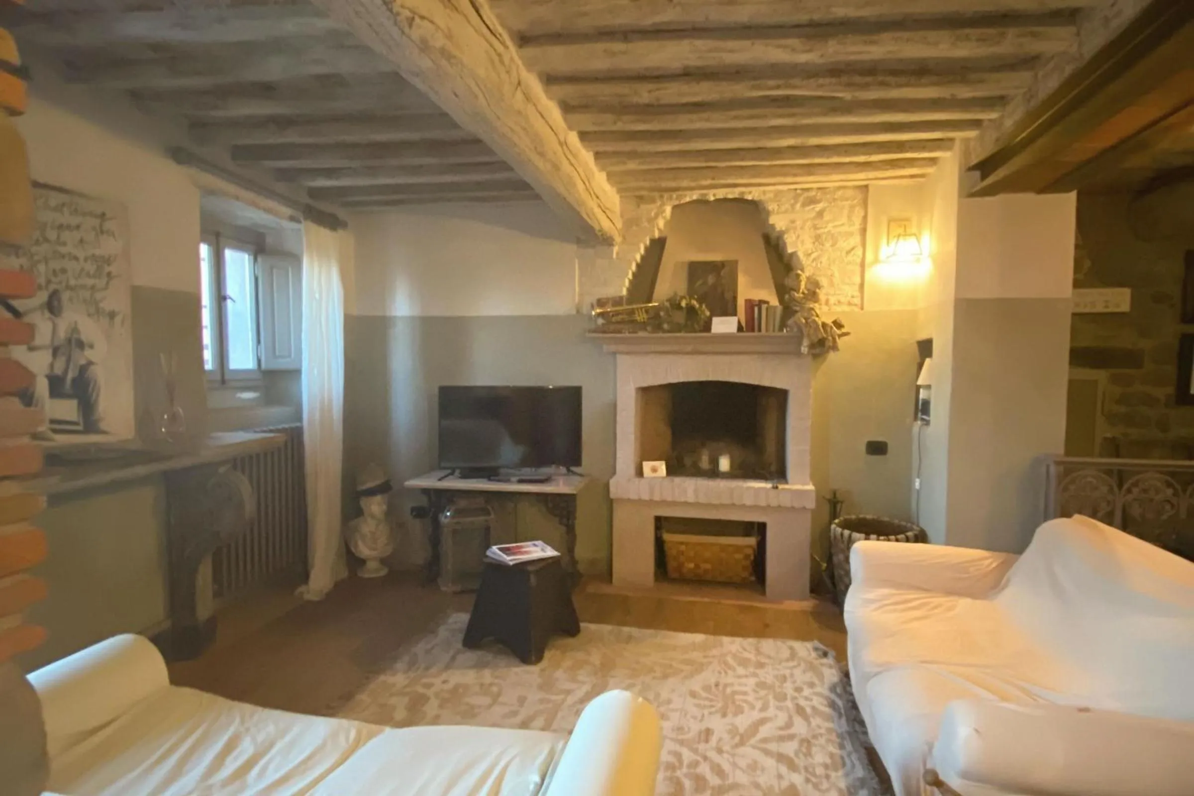 Living room, Bed in Hotel Villa Sermolli