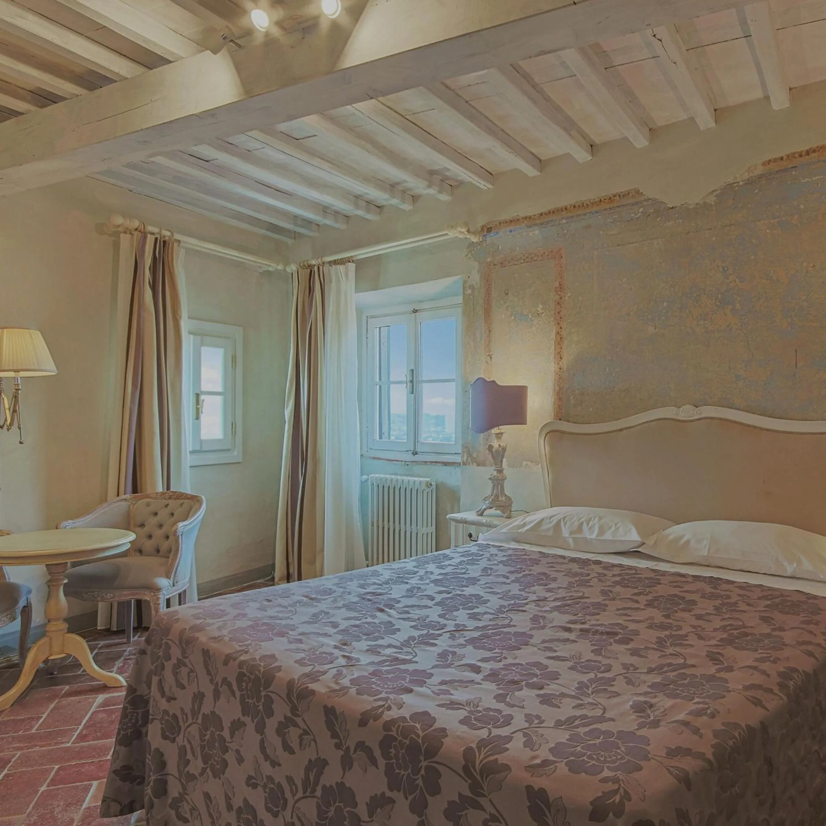 Bed in Hotel Villa Sermolli