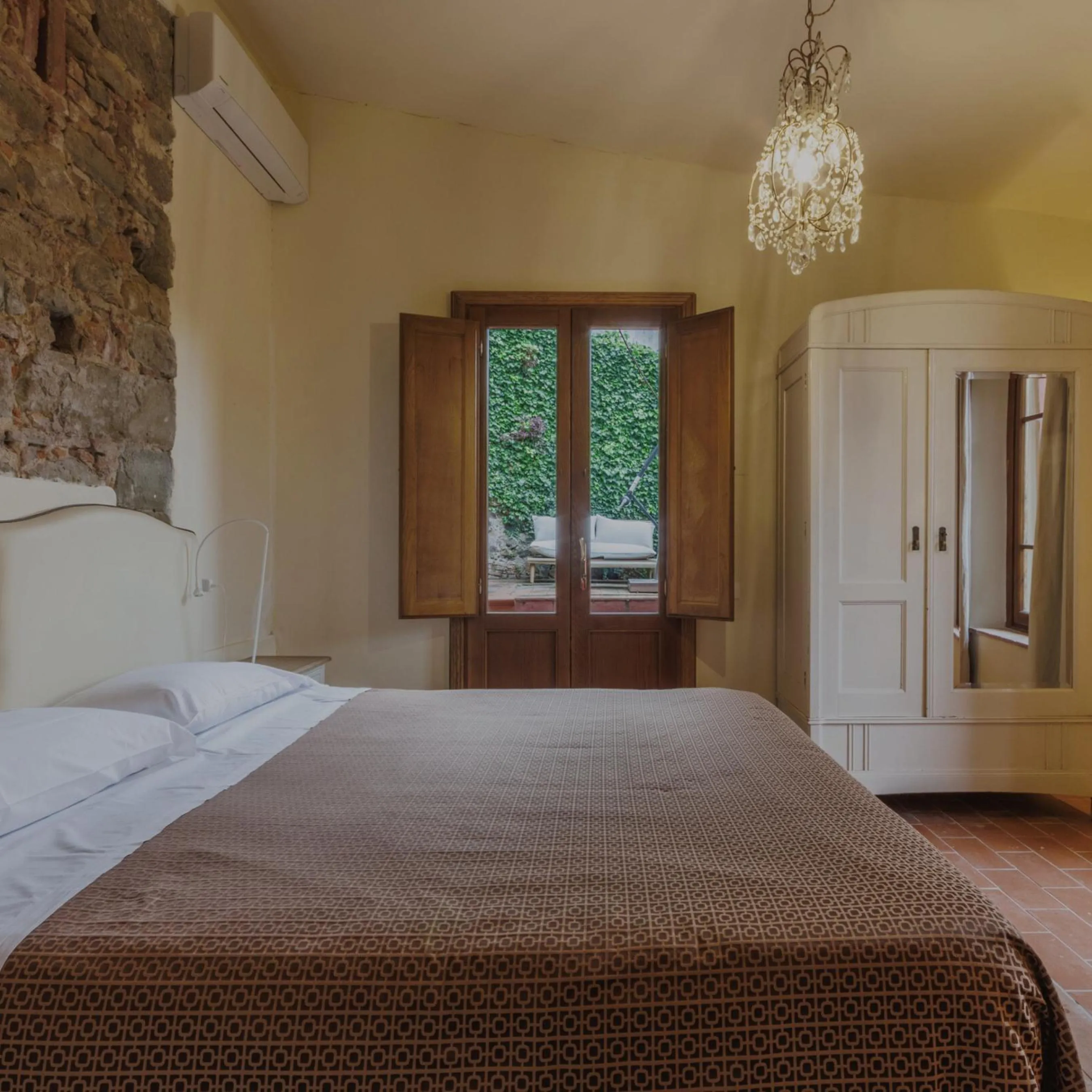 Bedroom in Hotel Villa Sermolli