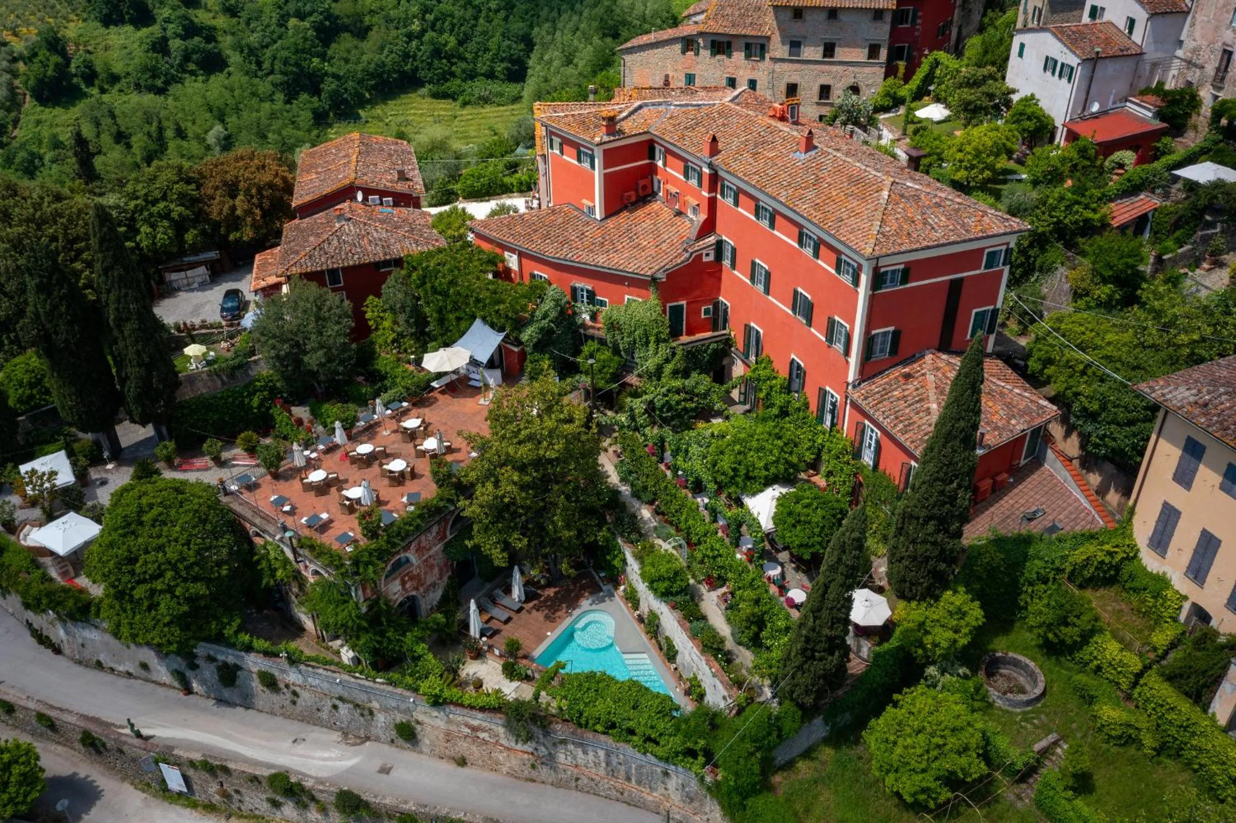 Property building in Hotel Villa Sermolli