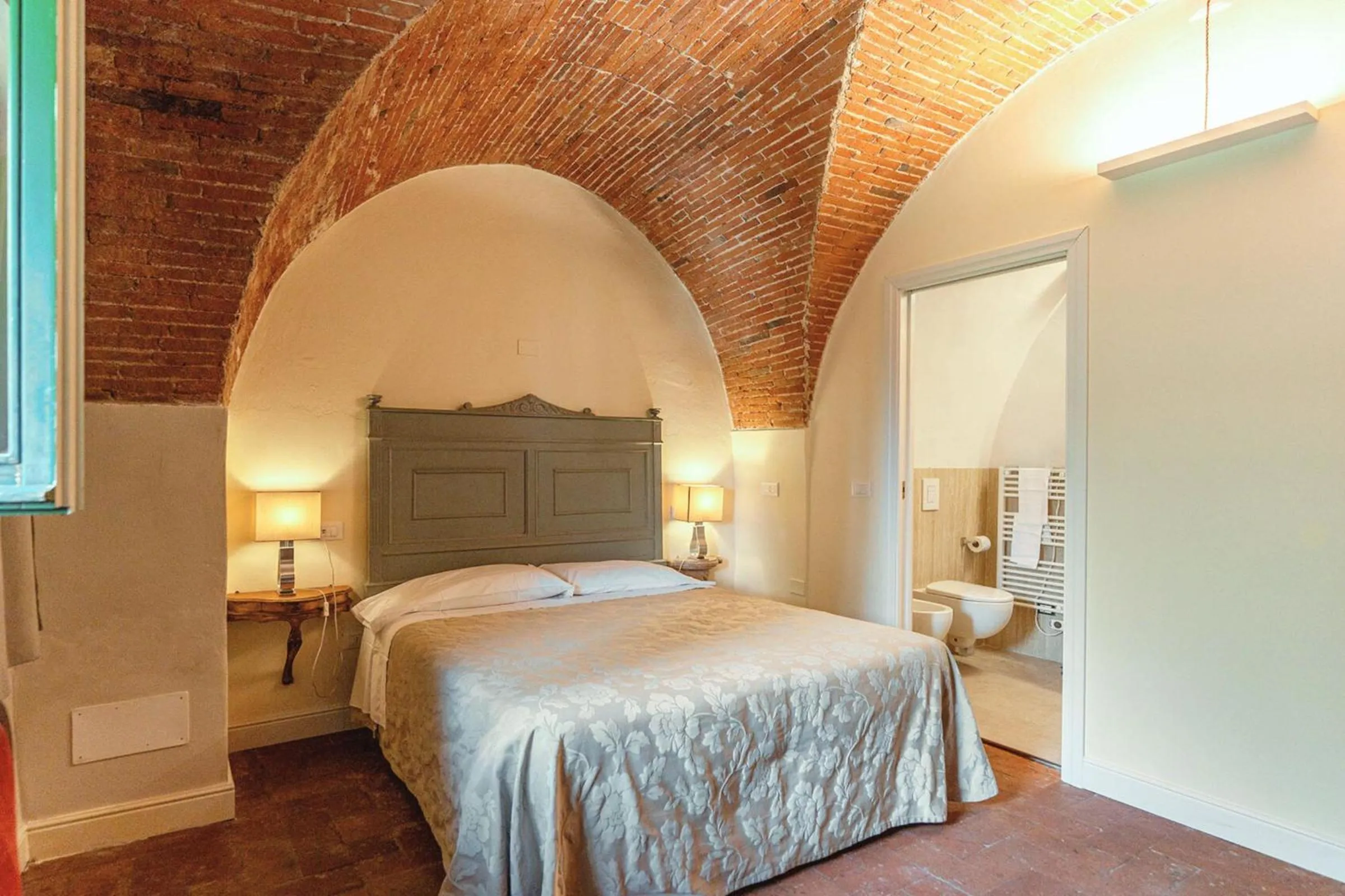 Bed in Hotel Villa Sermolli