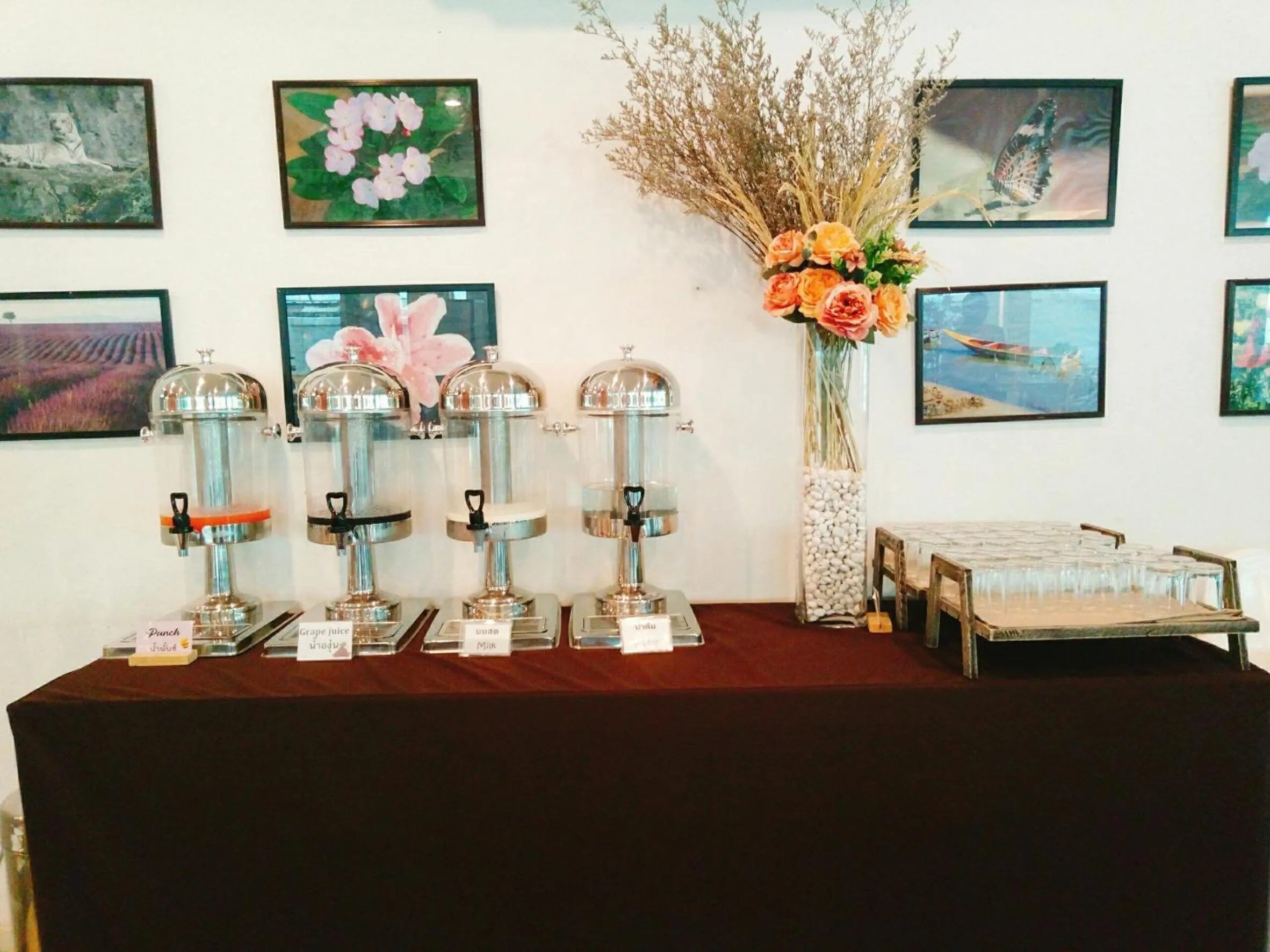 Breakfast in Gallery Lake View Hotel