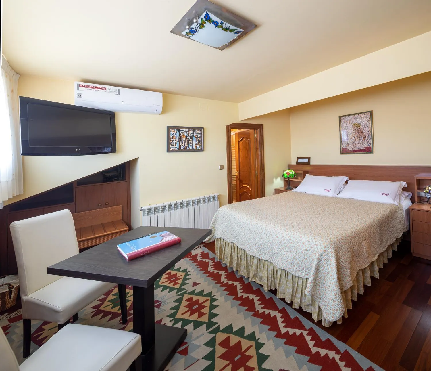 Photo of the whole room, Bed in El Descanso de Wendy