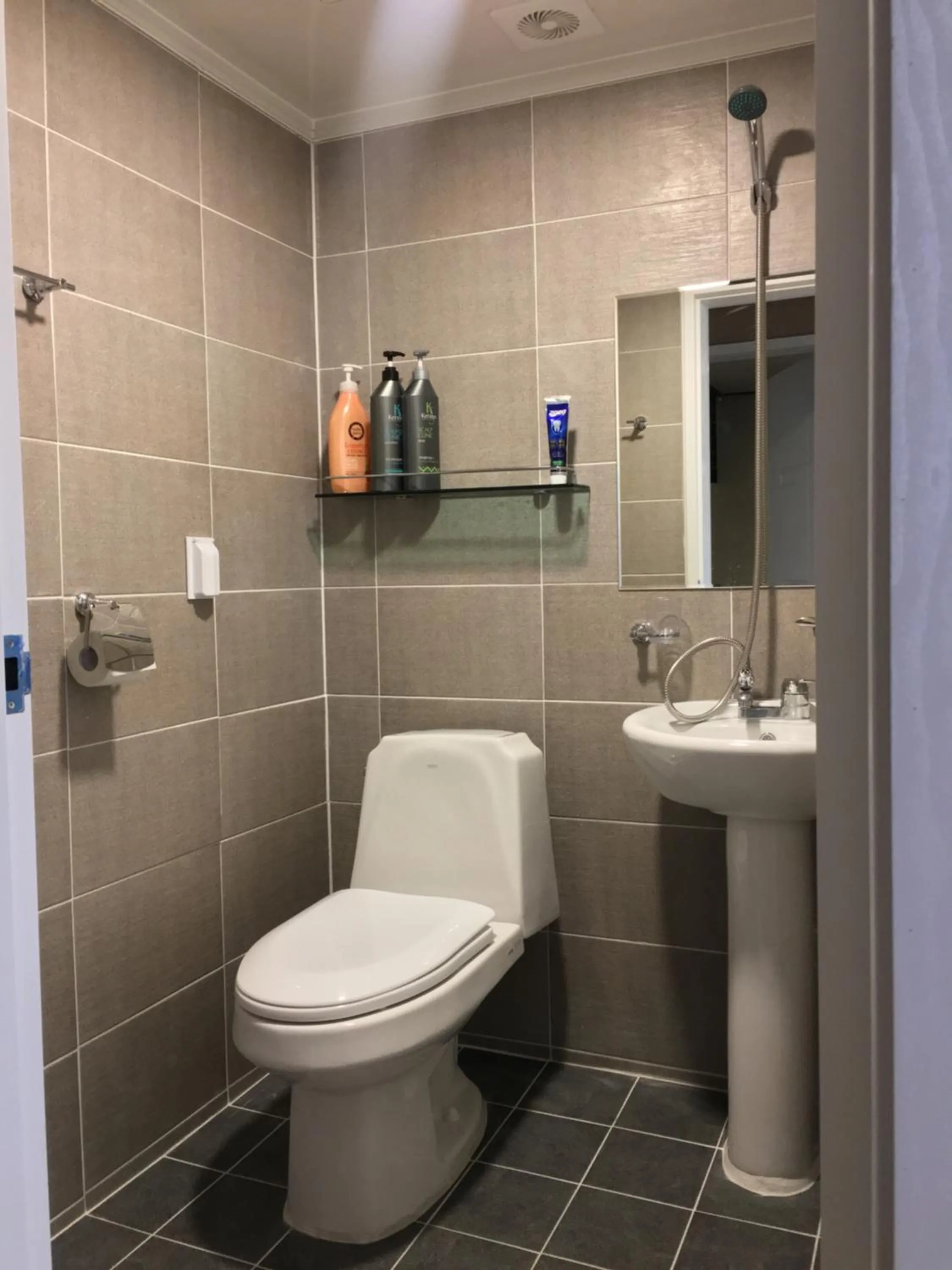 Take 1 Guesthouse Hongdae