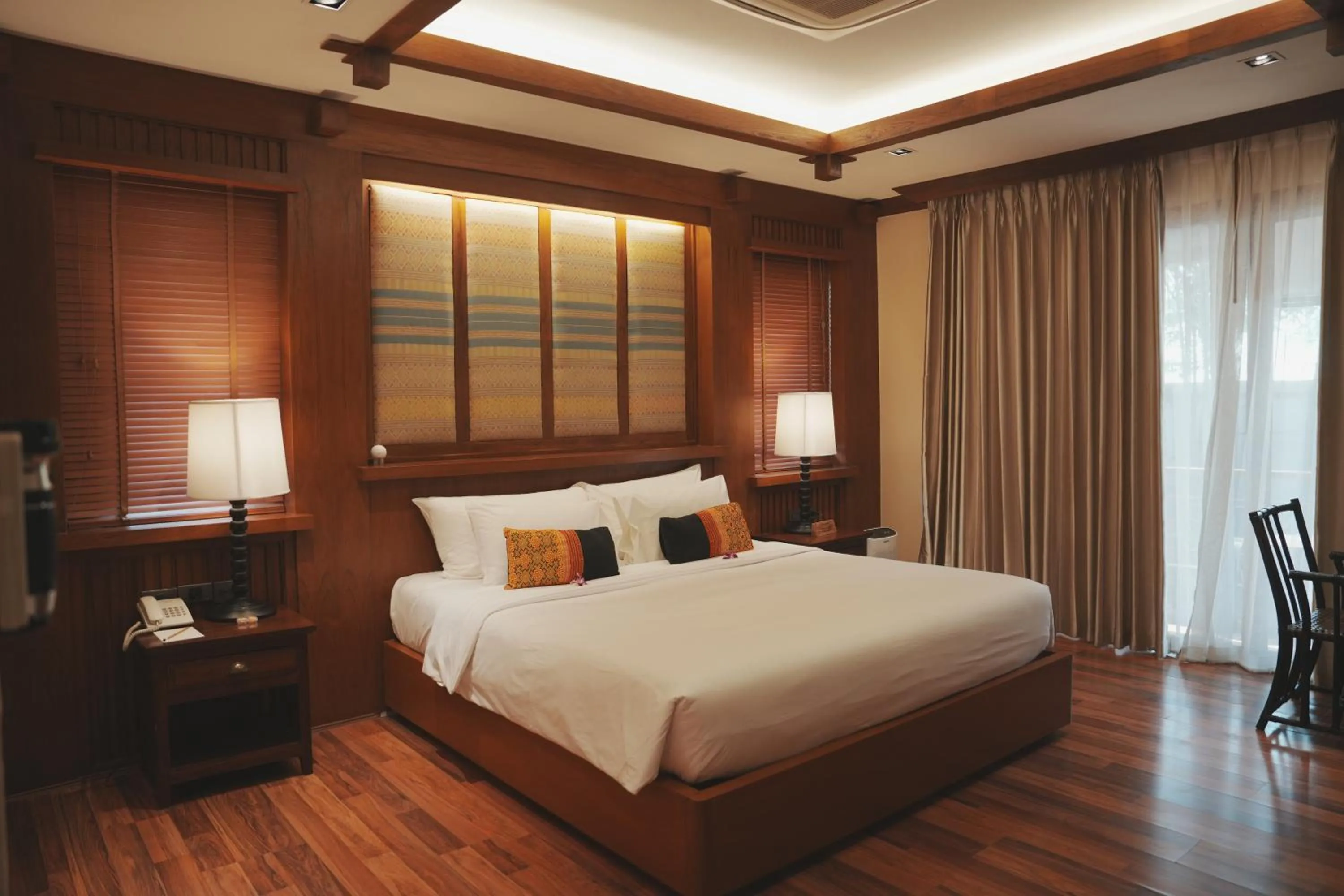 Bedroom, Bed in Phra Singh Village