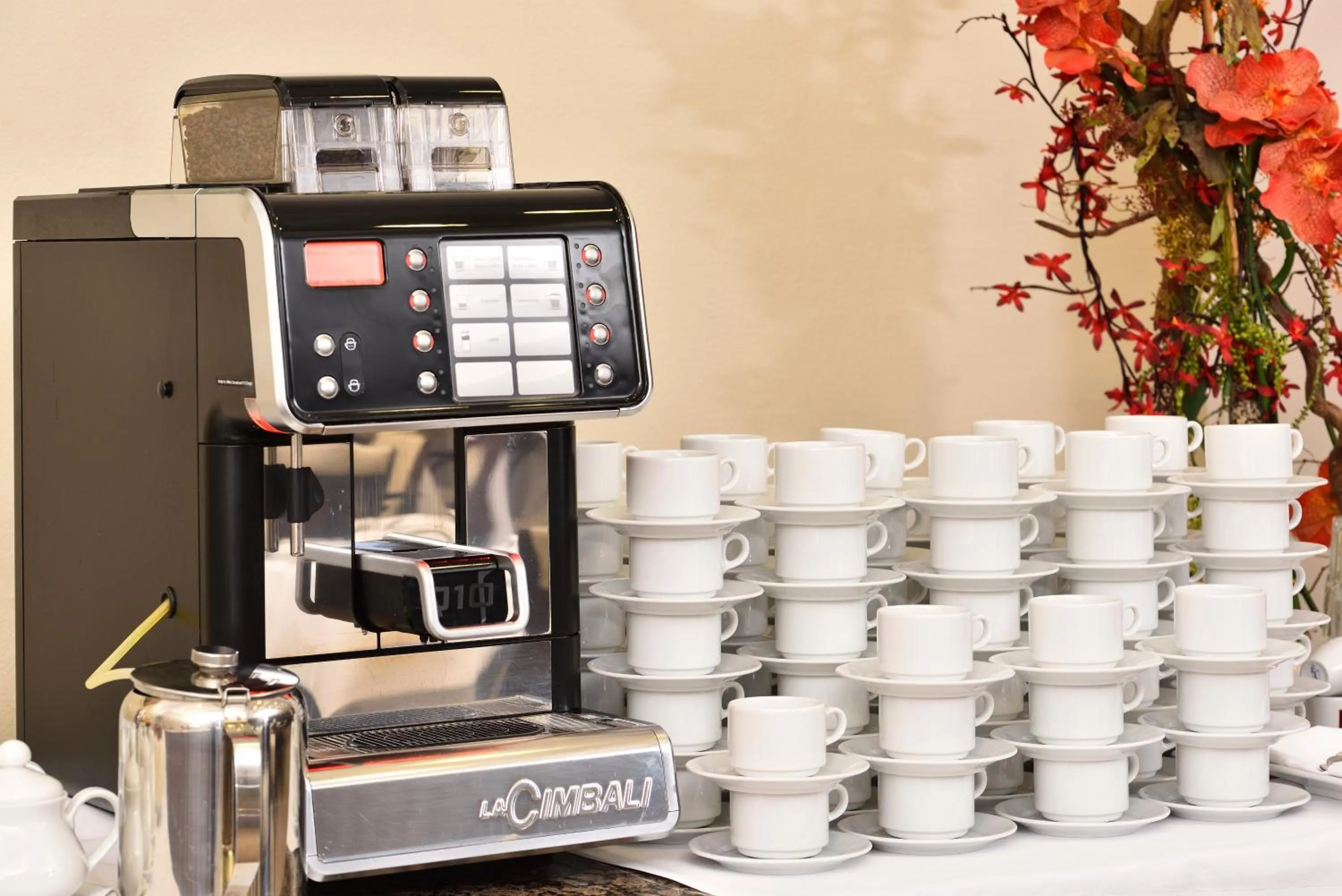 Food and drinks in City Hotel