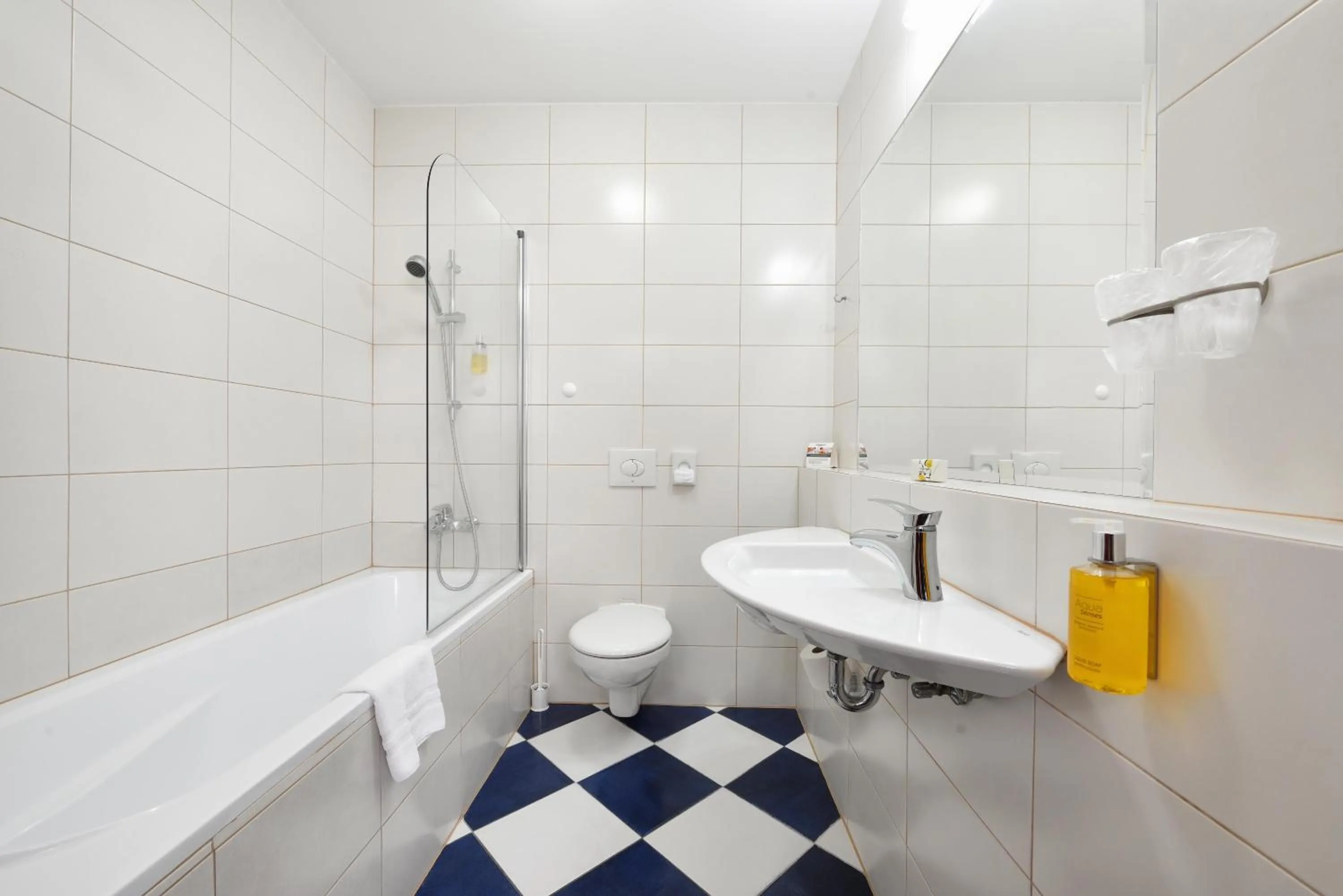 Toilet in City Hotel