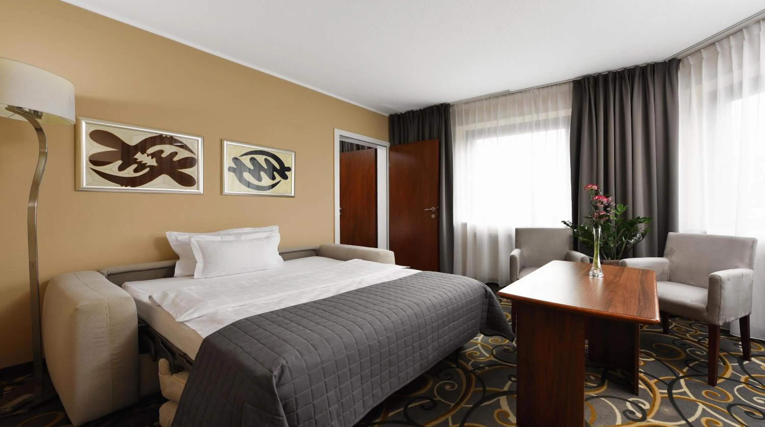 cot, Bed in City Hotel