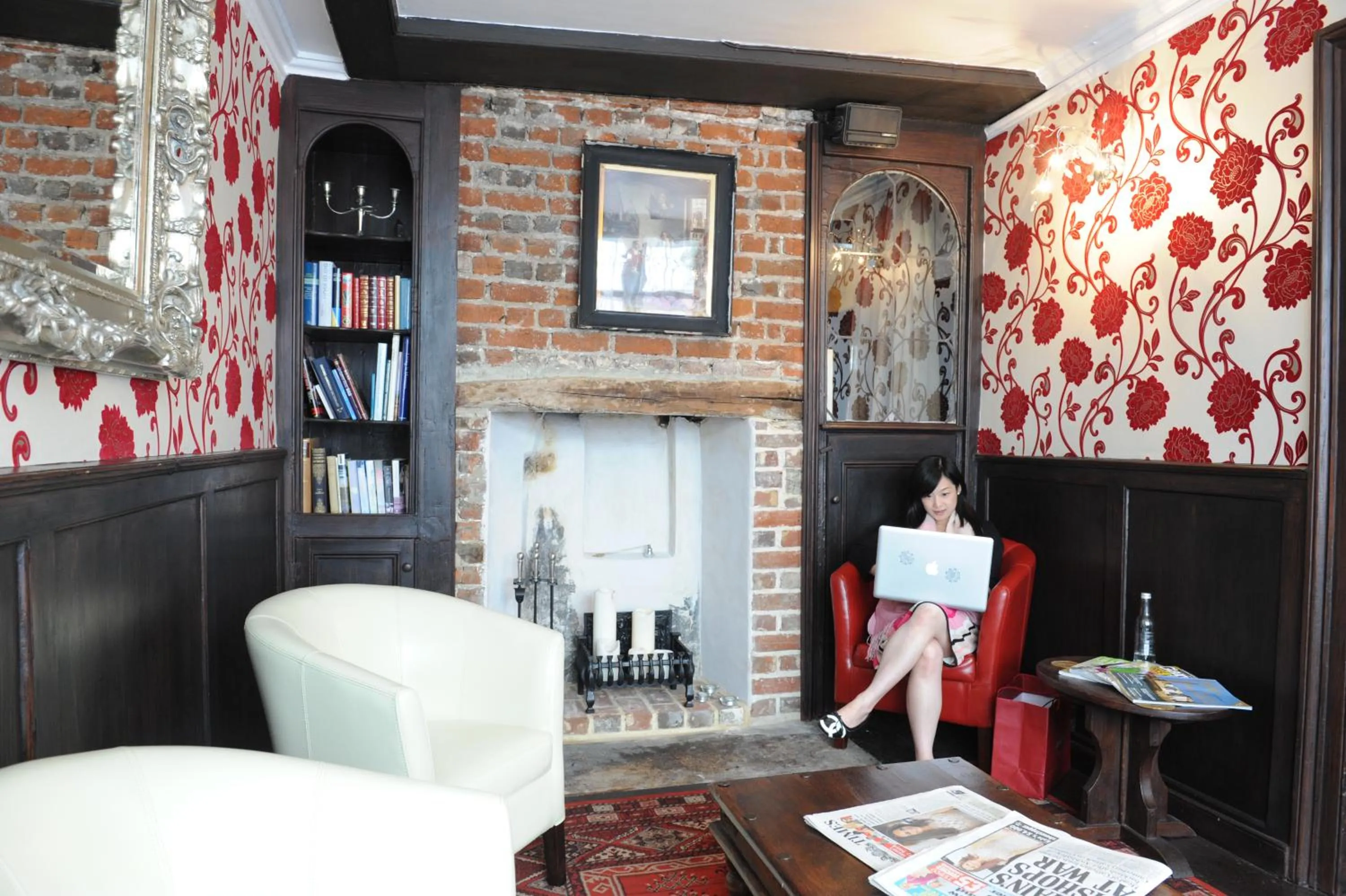 People in House of Agnes