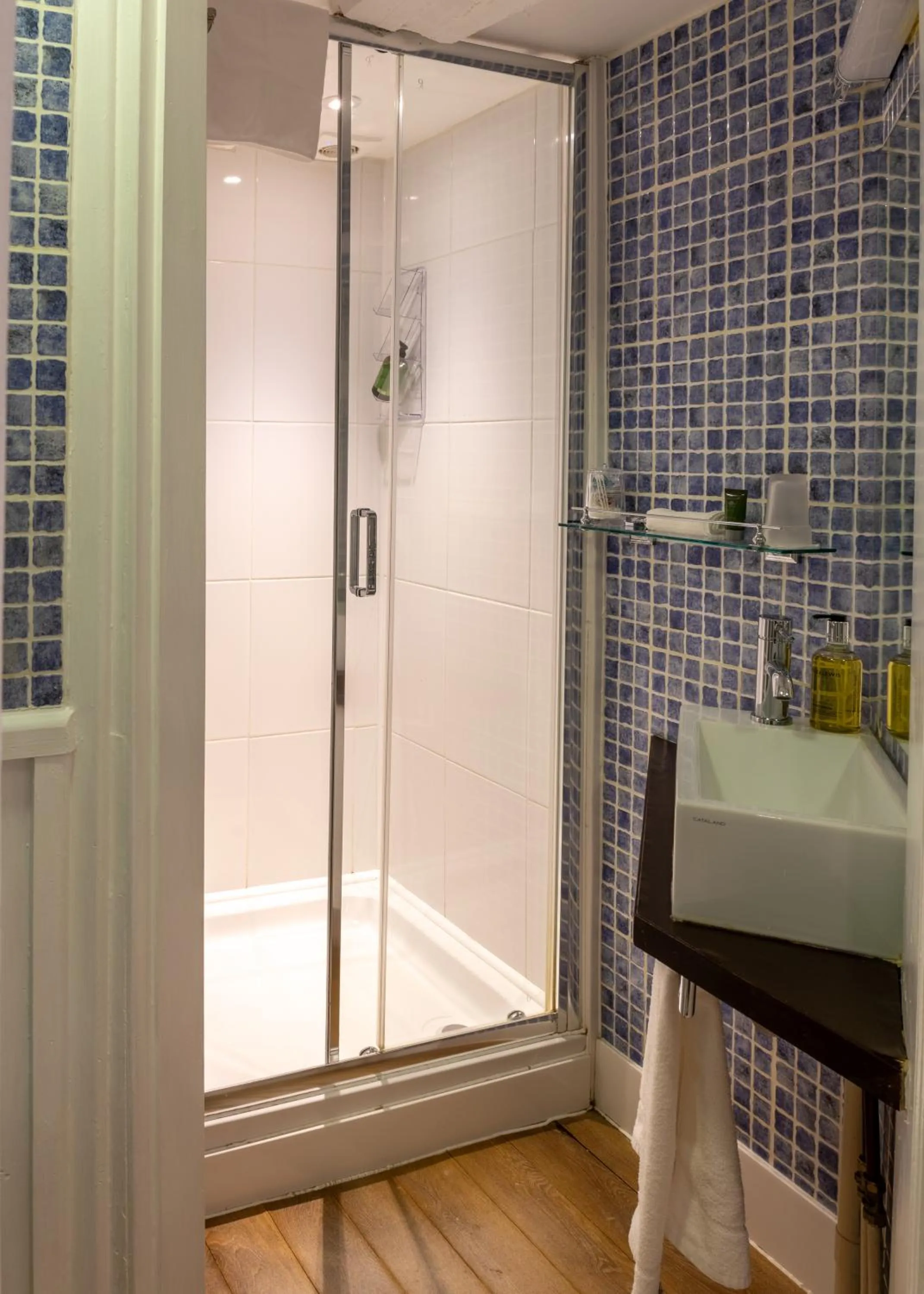 Shower in House of Agnes