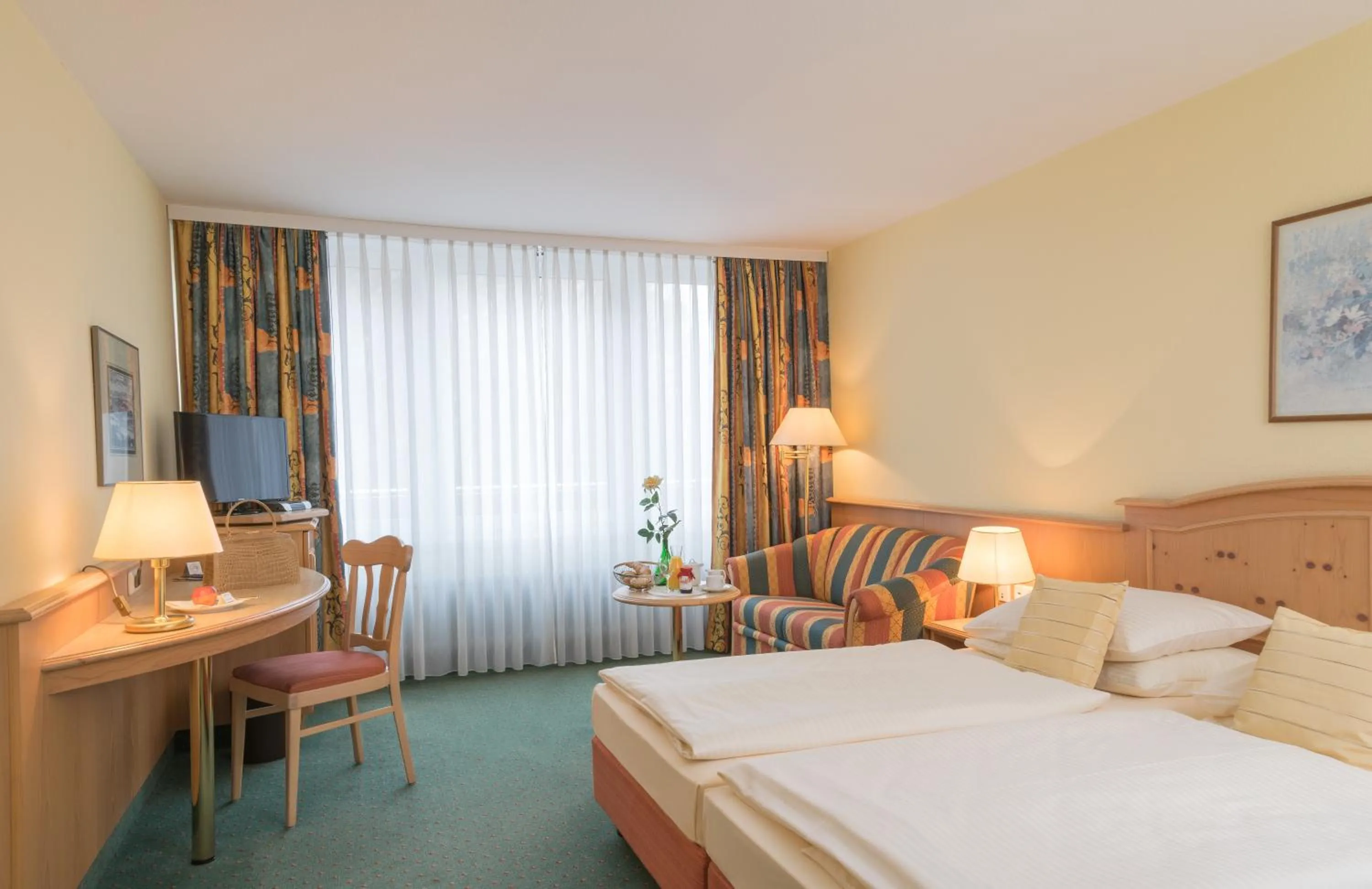 Bedroom, Bed in Hotel Holl