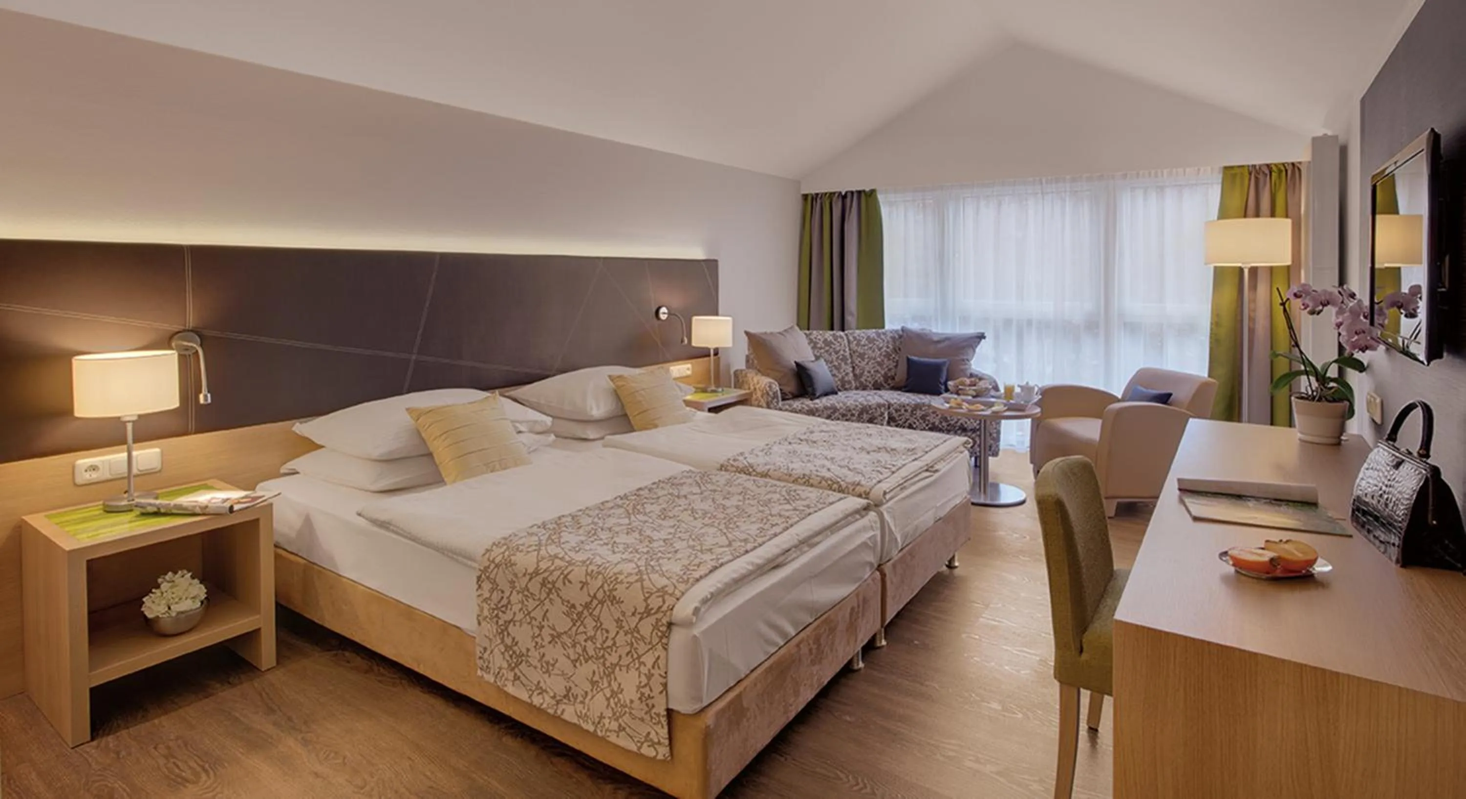 Bedroom, Bed in Hotel Holl