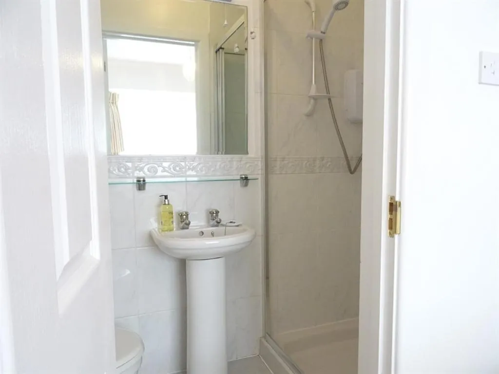 Bathroom in Honey Lodge