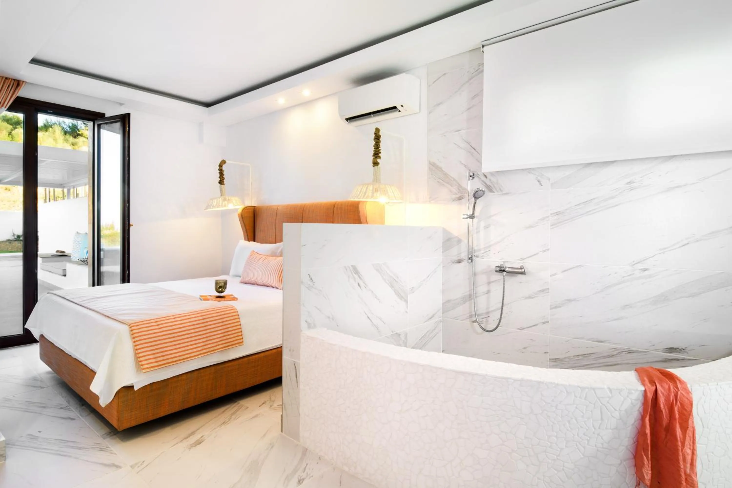 Photo of the whole room, Bed in Villa D'Oro - Luxury Villas & Suites