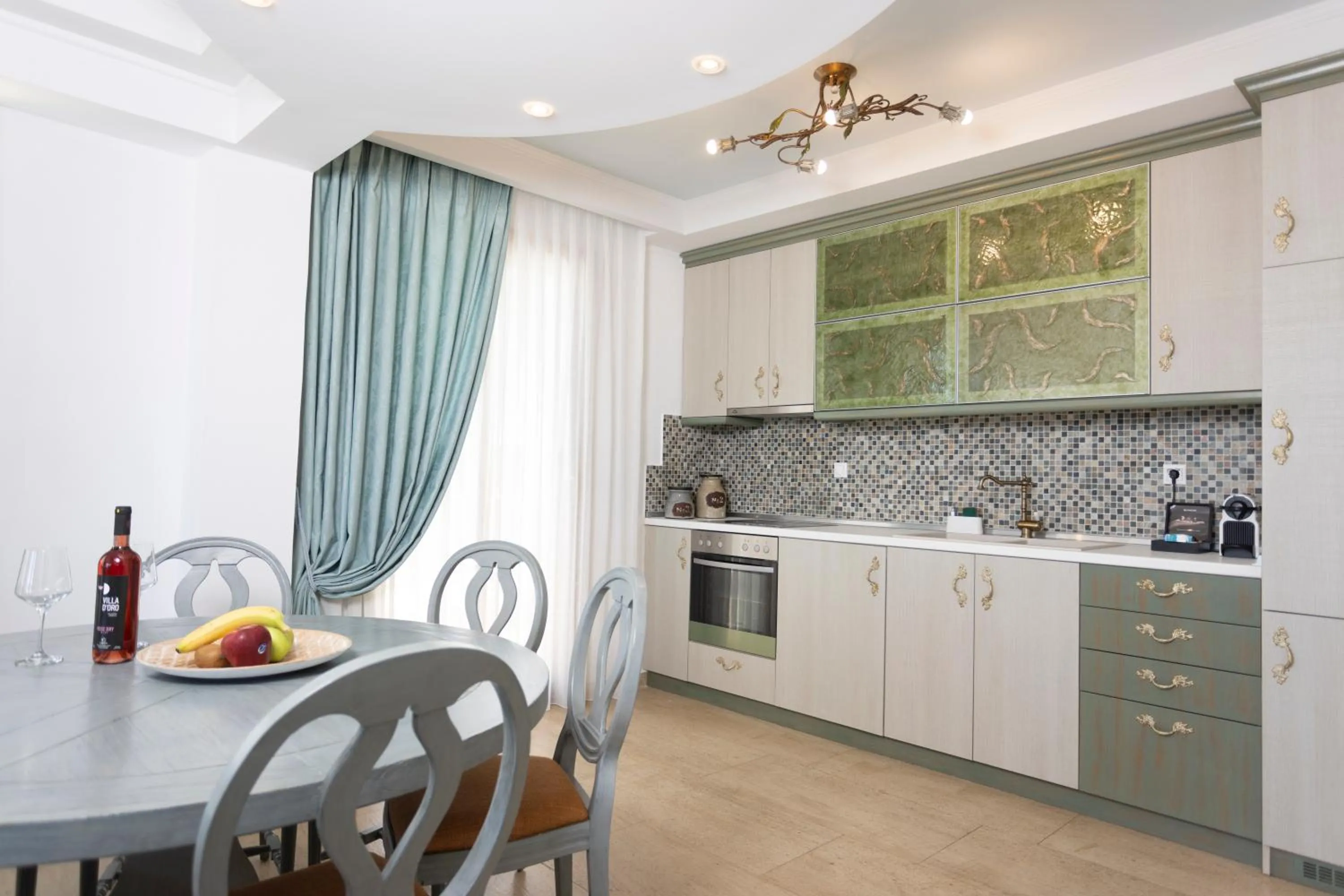 Villa D'Oro - Luxury Villas & Suites