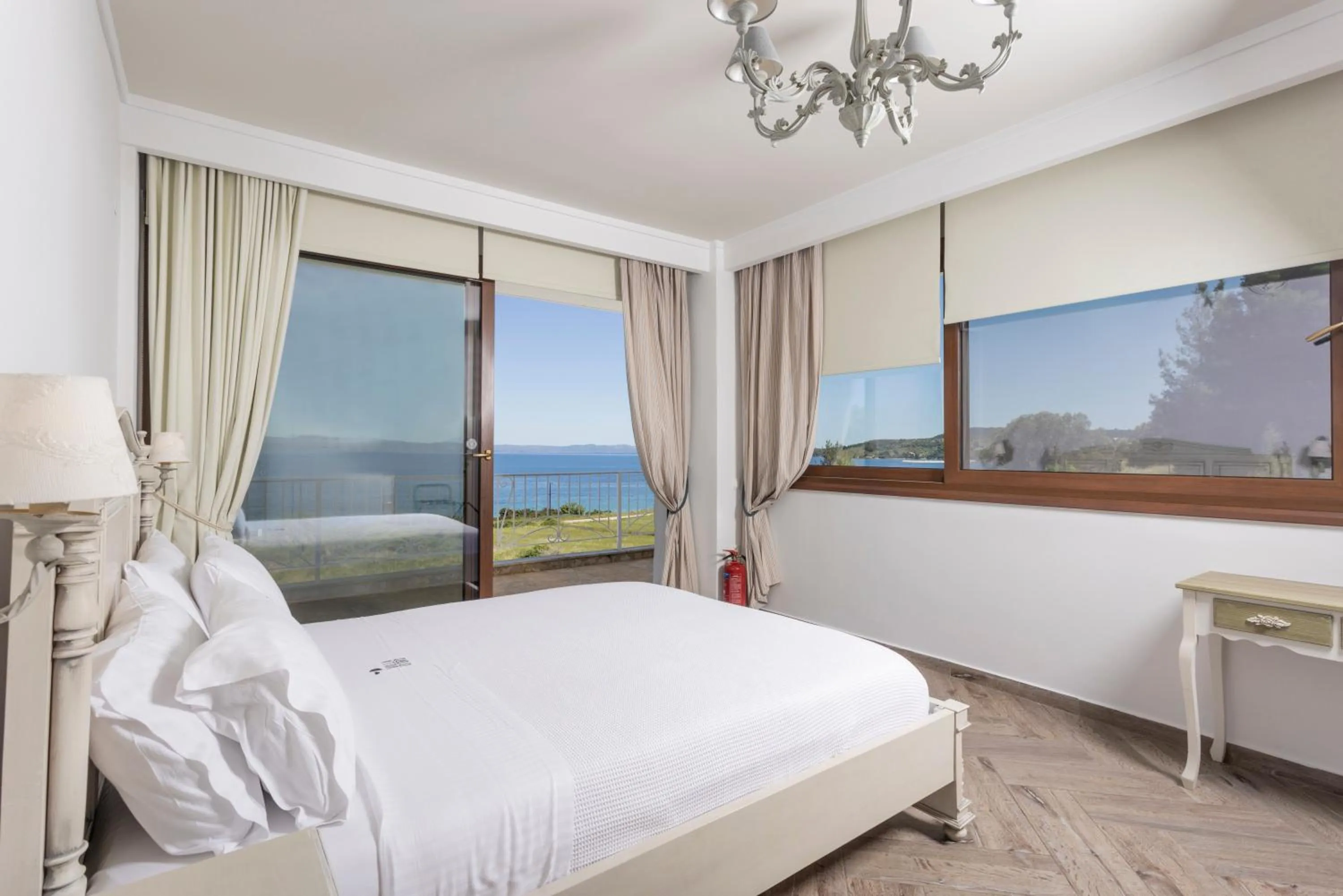 Bed in Villa D'Oro - Luxury Villas & Suites