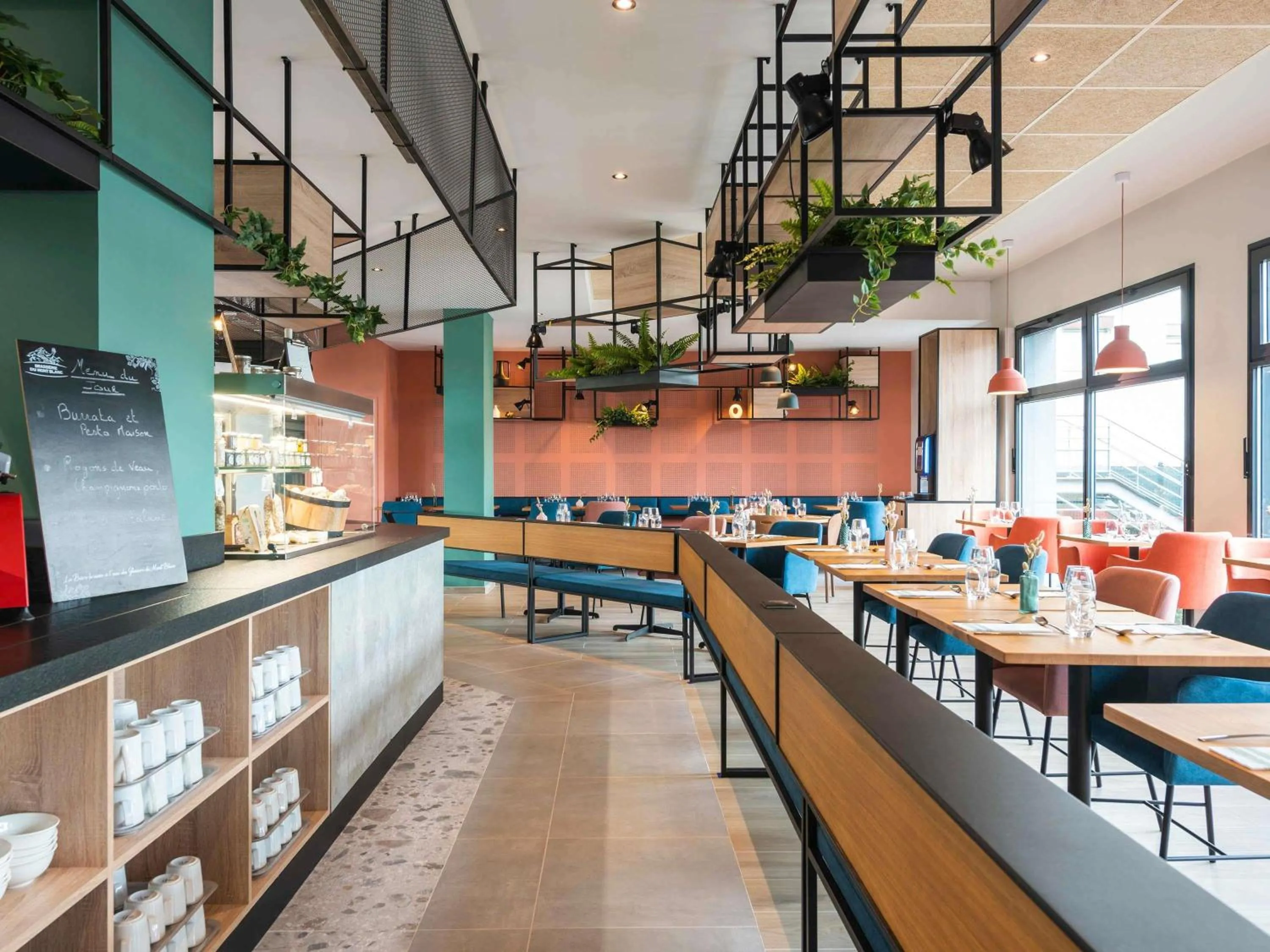 Restaurant/places to eat in ibis Lyon Sud Oullins