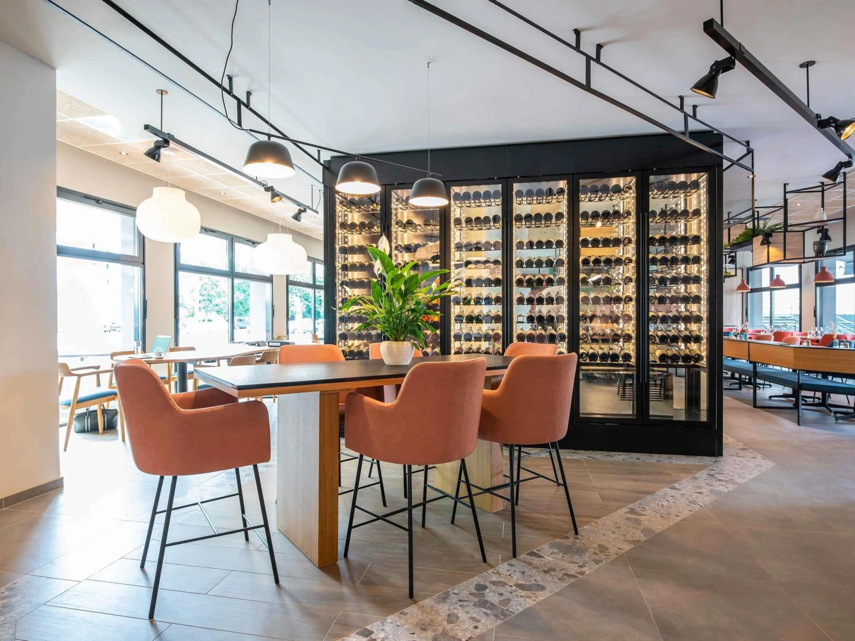 Lounge or bar in ibis Lyon Sud Oullins