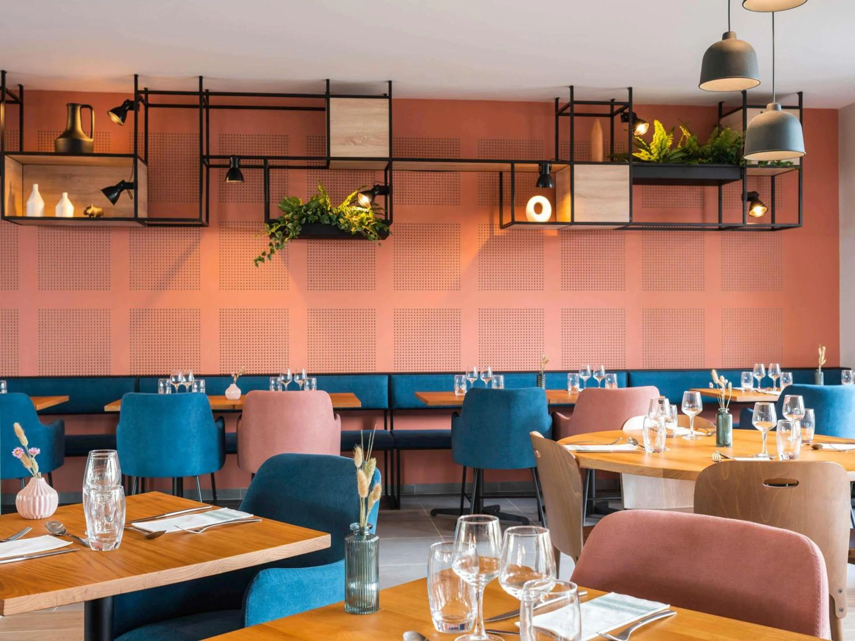 Restaurant/places to eat in ibis Lyon Sud Oullins