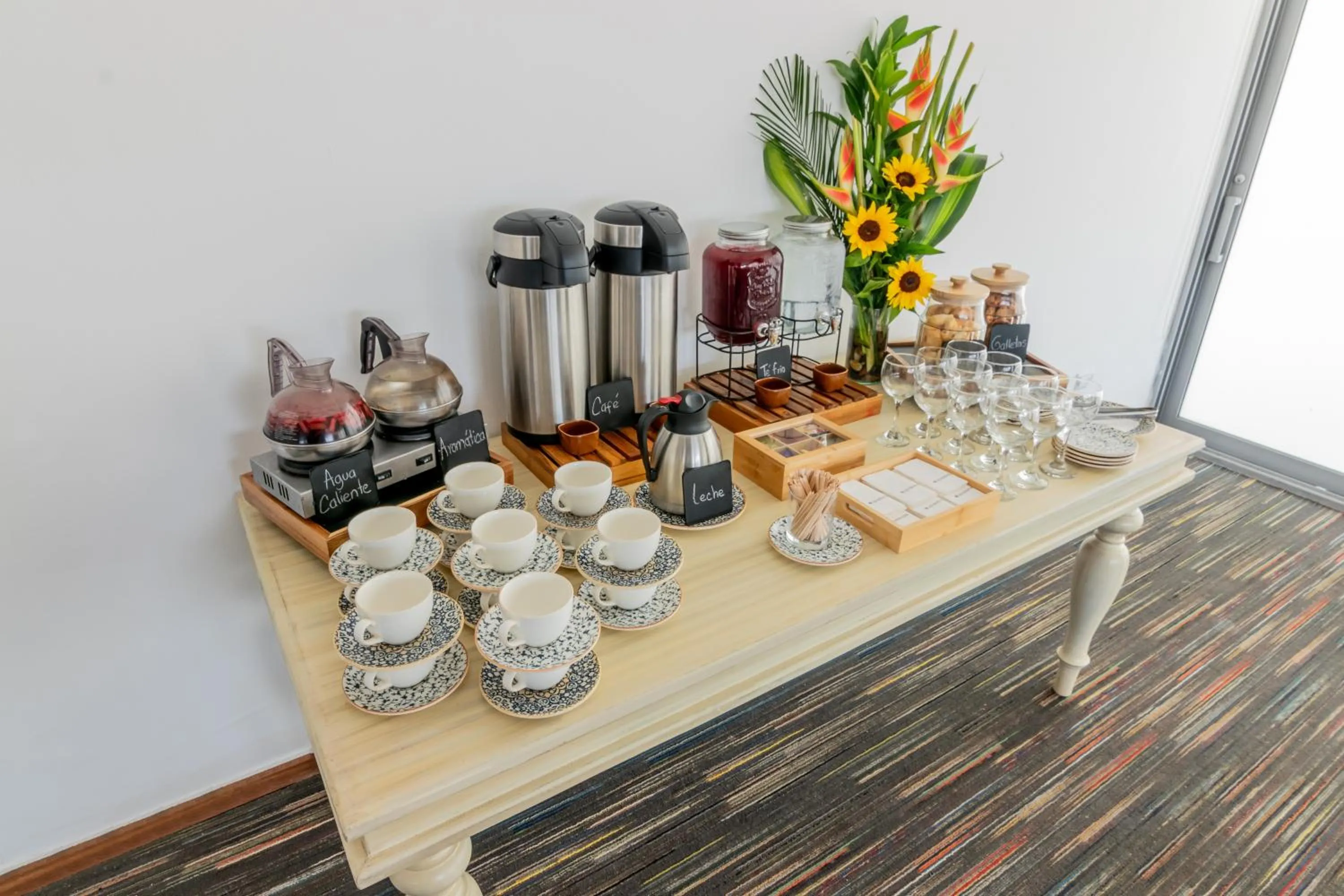Coffee/tea facilities in Sonesta Hotel Cartagena
